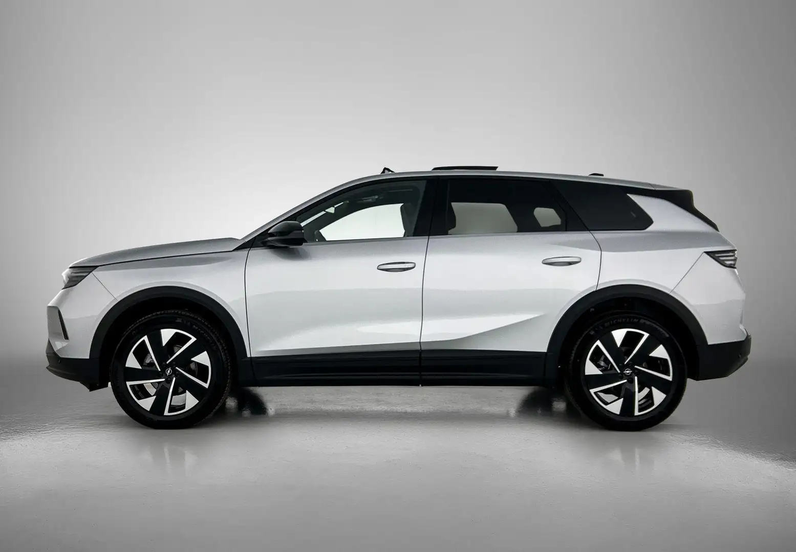 Opel Grandland 1.2 Turbo Hybrid Business Edition | 145pk | Navi | Grau - 2