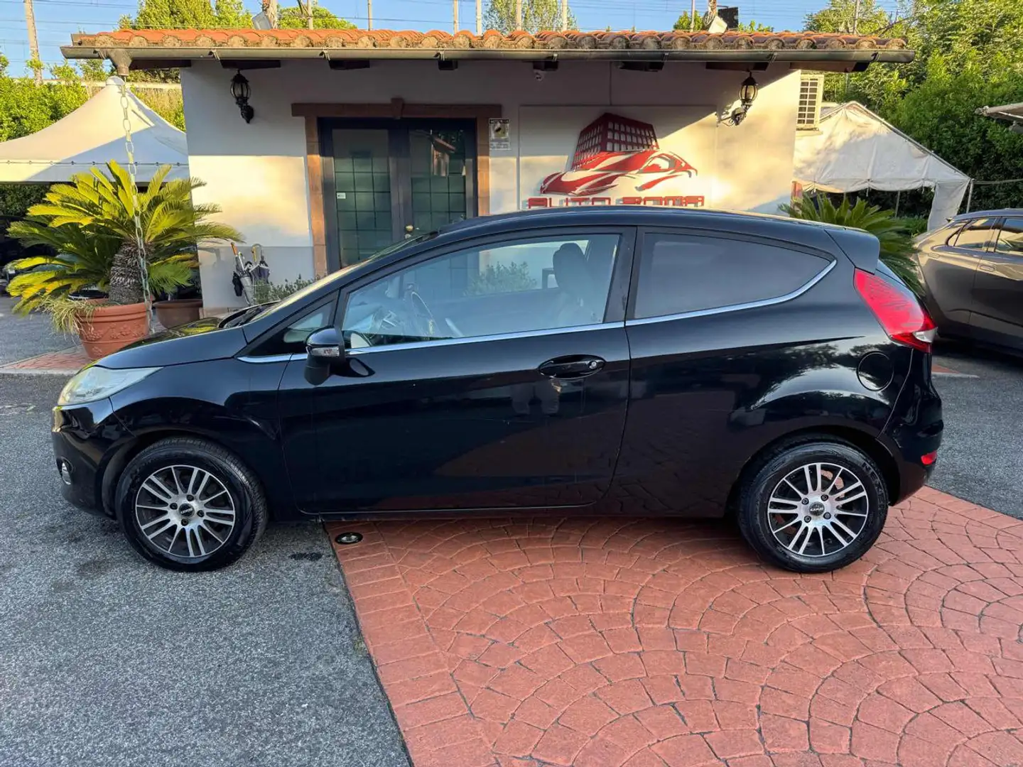 Ford Fiesta 1.4 TDCi 68CV Titanium UNIPRO! DISTRIBUZIONE OK Nero - 2