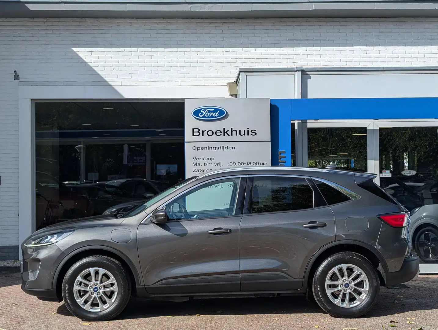 Ford Kuga 2.5 PHEV Titanium 225pk | Winter Pack | Keyless | Grijs - 2