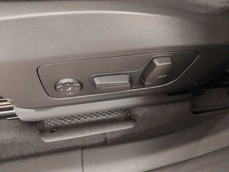BMW X1 20d xDrive M Sport ACC AHK H&K Memory Pano — photo 9