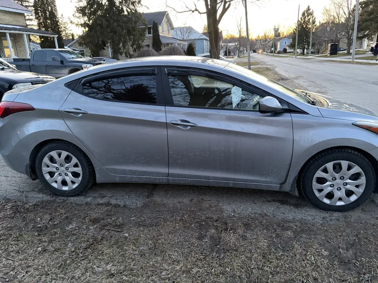 Hyundai ELANTRA снимка Hyundai ELANTRA