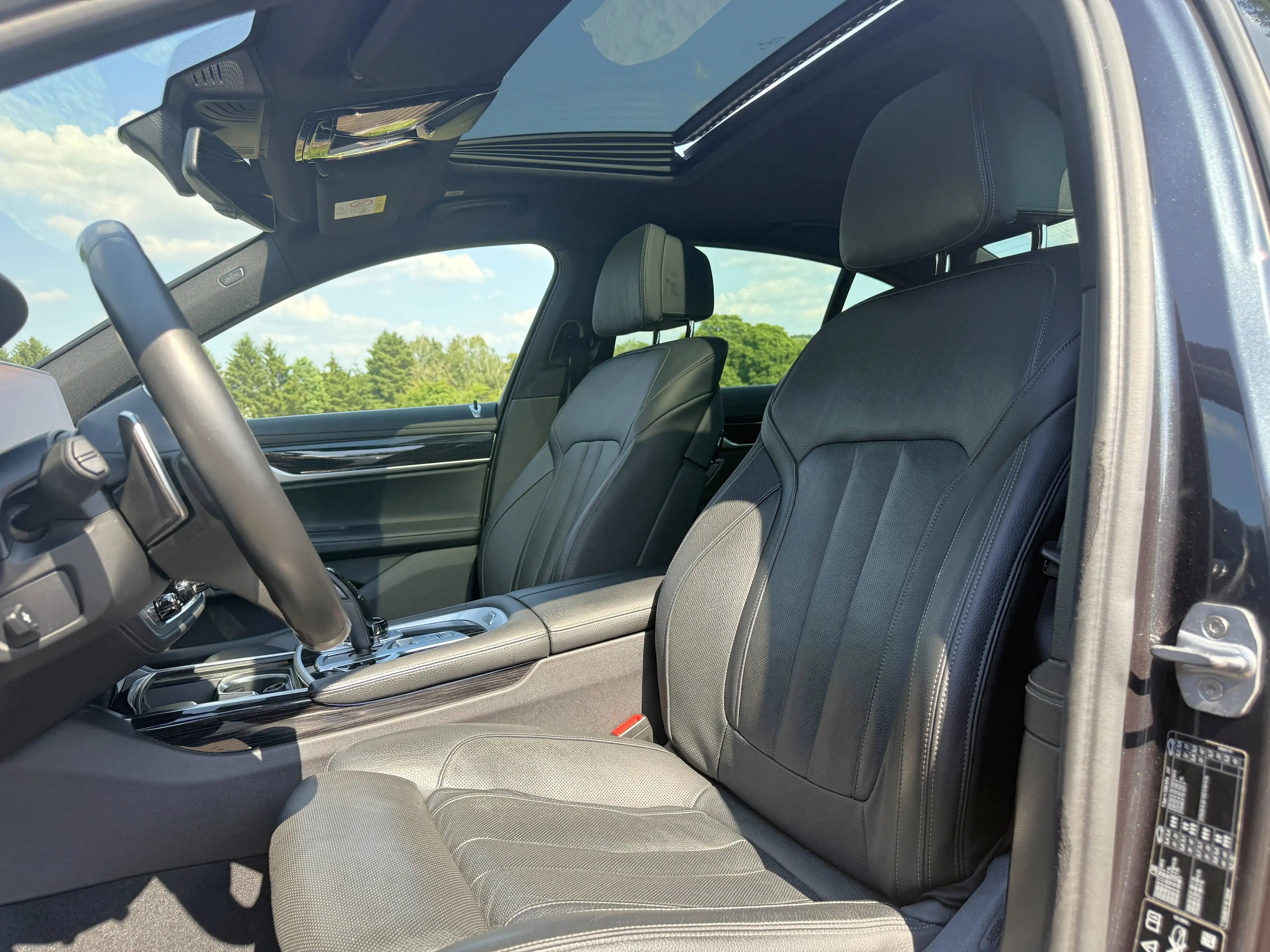 BMW 740 d xDrive Lim. M Sport HUD AHK Standheizung Massage — photo 11
