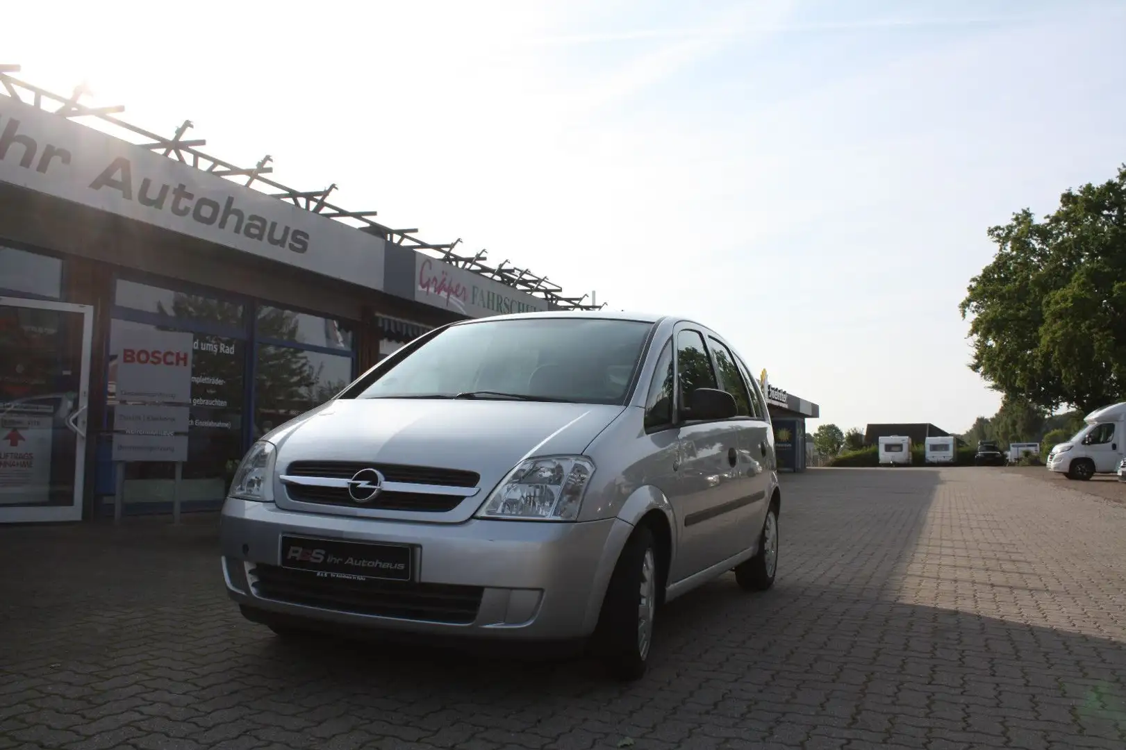 Opel Meriva 1.6 Cosmo Silber - 1