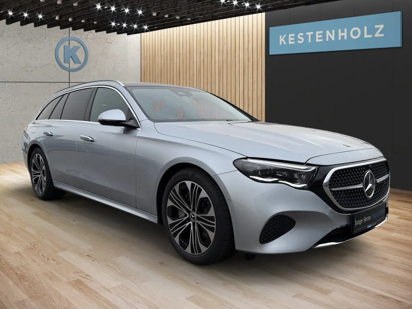Mercedes-Benz E 300 E 300 e T *AVANTGARDE*AHK*MEMO*360°*PANO*STHZ* Argent - 2