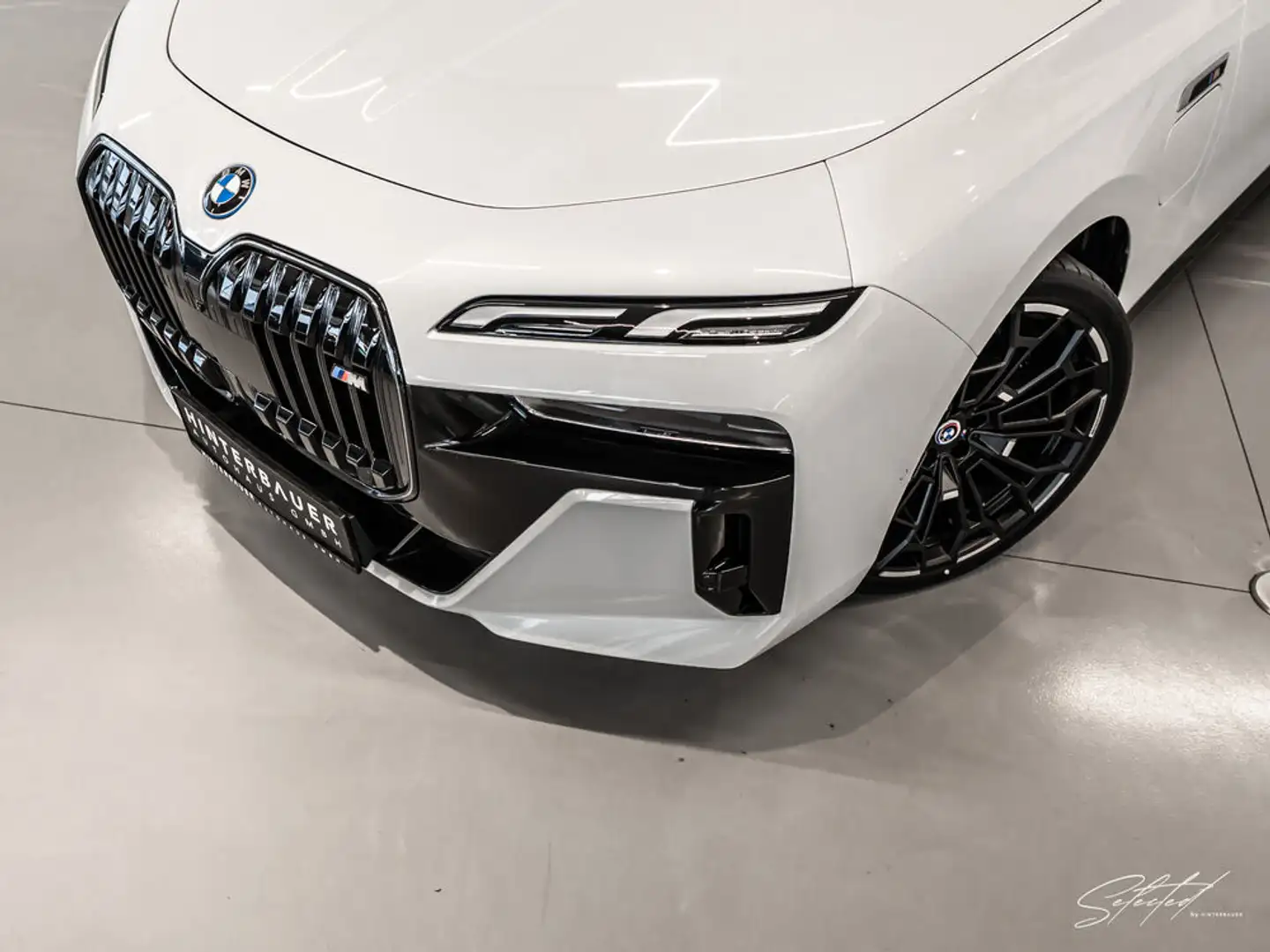 BMW 760 M760e xDrive M-SPORT*PANO*LUFTFED*B&W*HEADUP*22'' Weiß - 2