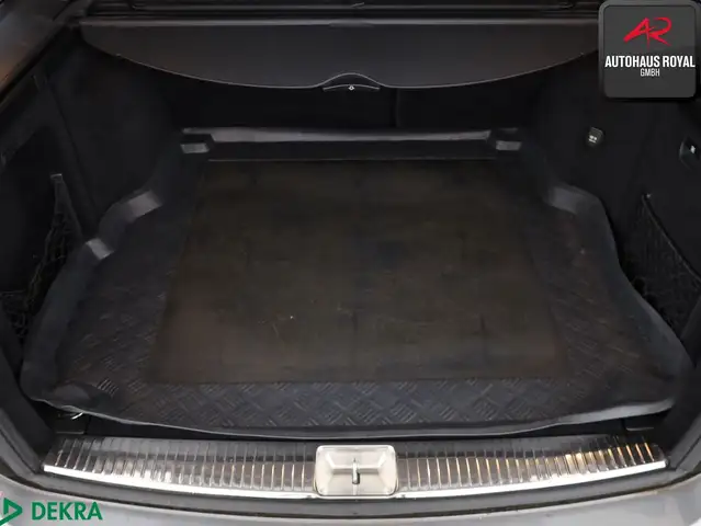 Mercedes-Benz T-Class view 13