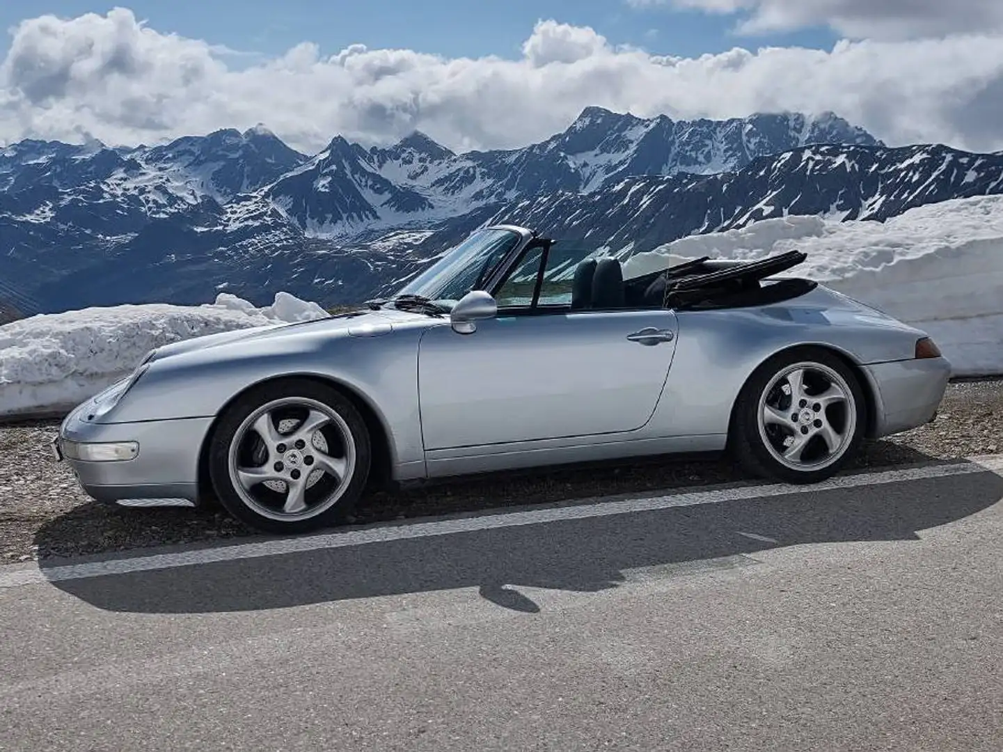 Porsche 993 Cabrio. b.manuel.115000 km. Argent - 1