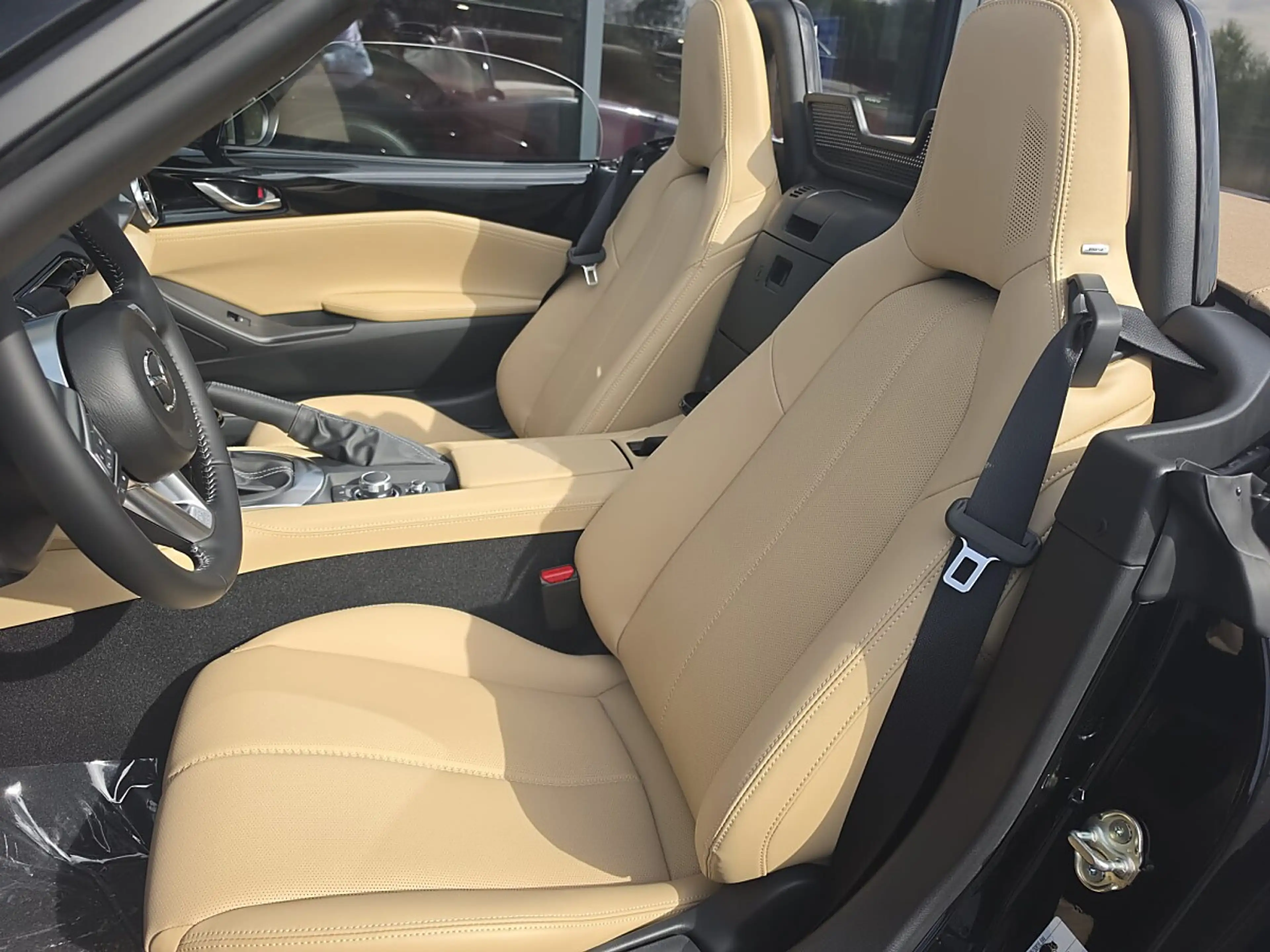 Mazda MX-5 ST G136 Skyactiv Kazari — photo 10