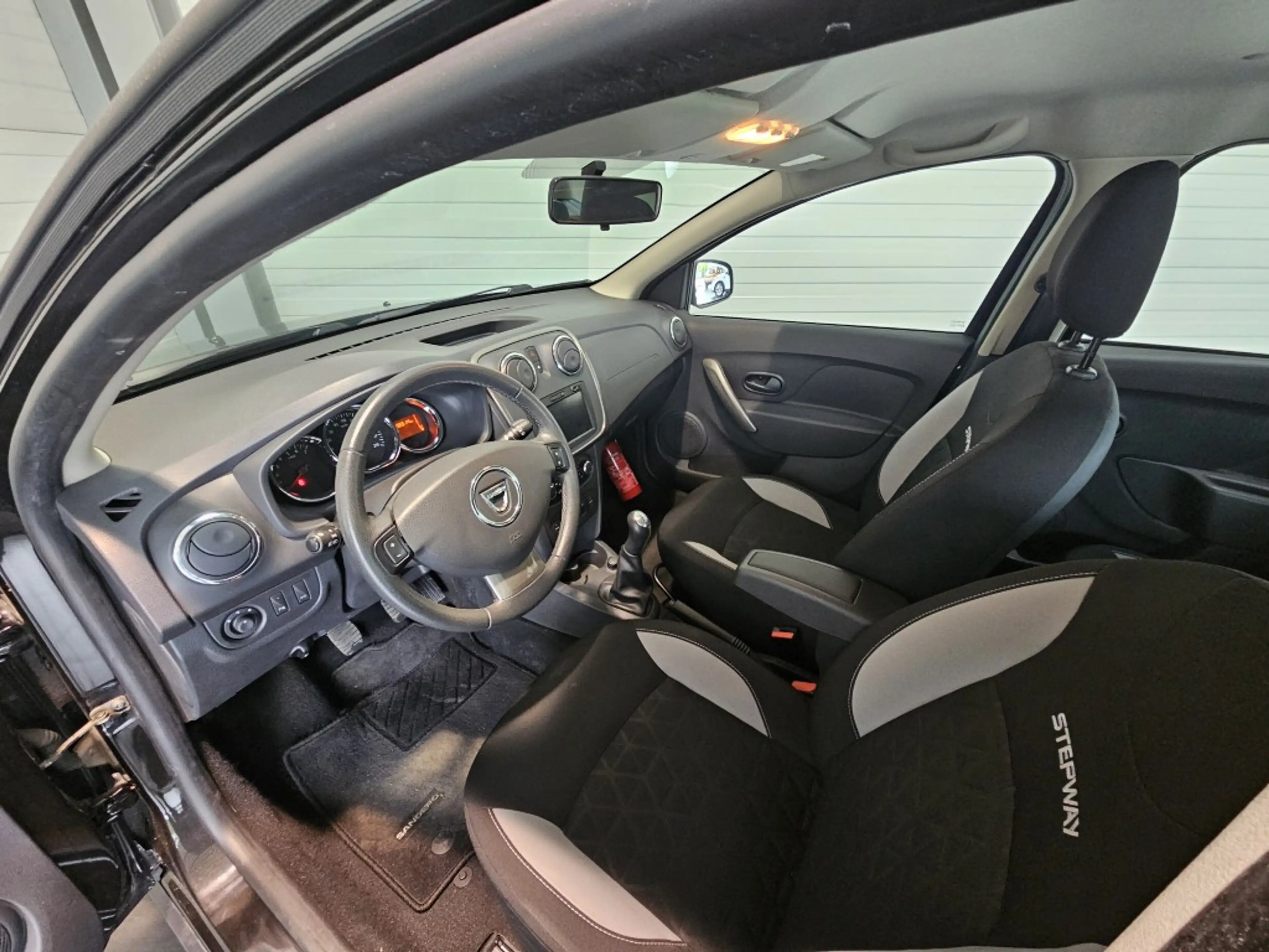 Dacia Sandero Sandero Stepway 1.5 dCi Stepway Plus GPS AIRCO RADARS ARR. — photo 6