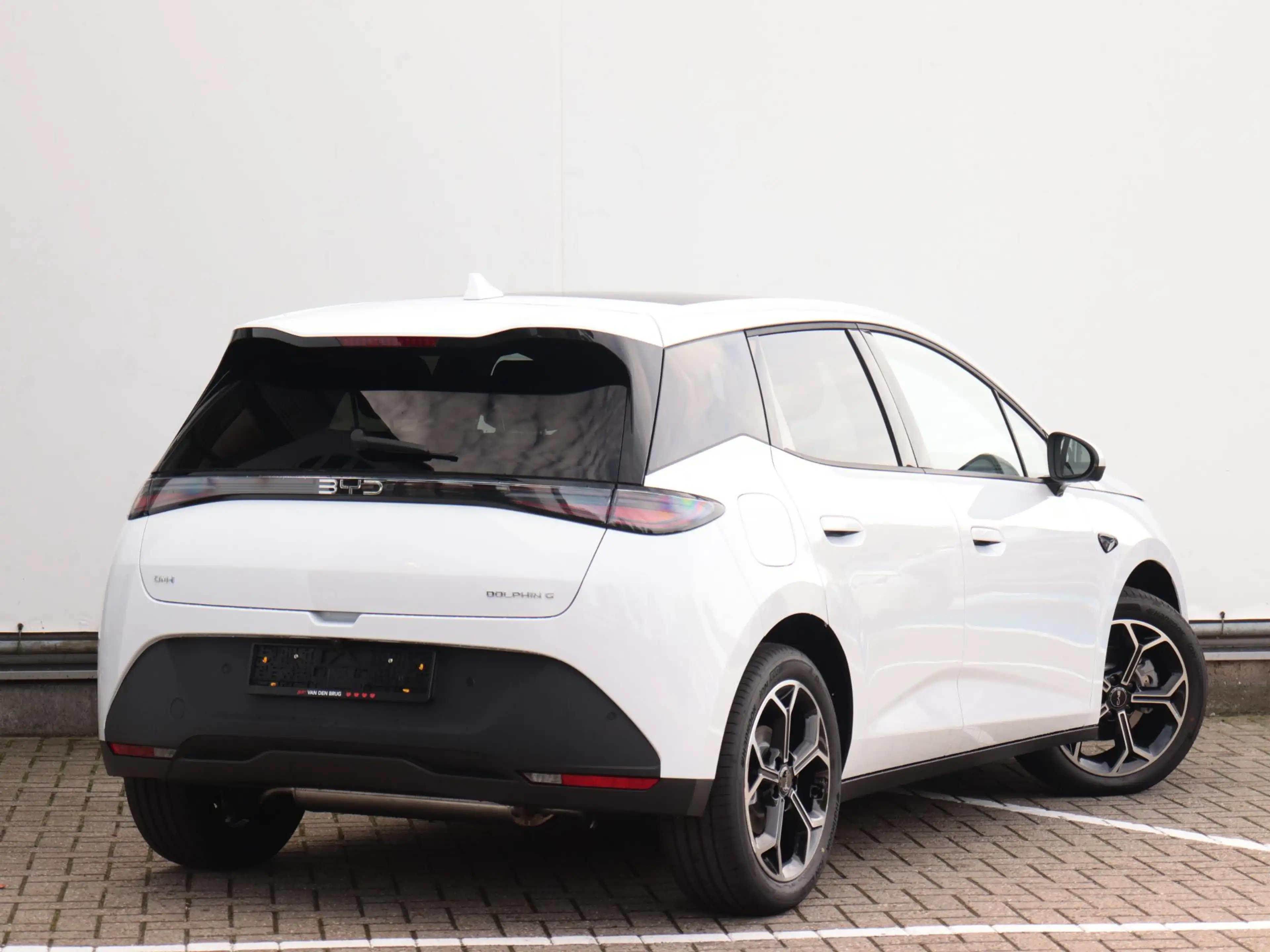 BYD Dolphin G 1.5L DM-i Comfort | Oxford White! | 105km elektris — photo 4