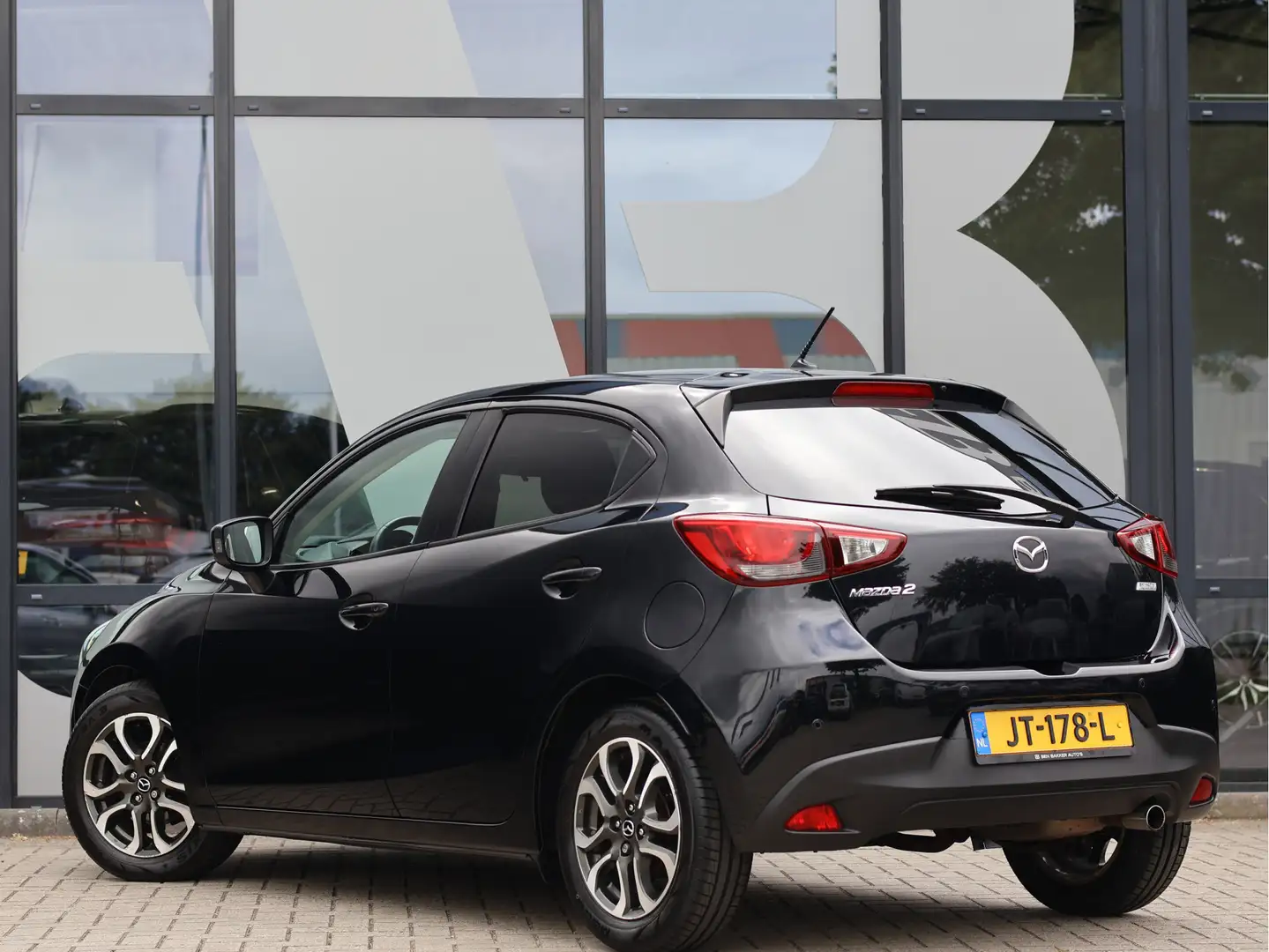 Mazda 2 1.5 Skyactiv-G GT-M | Stoelverwarming | Carplay | Noir - 2