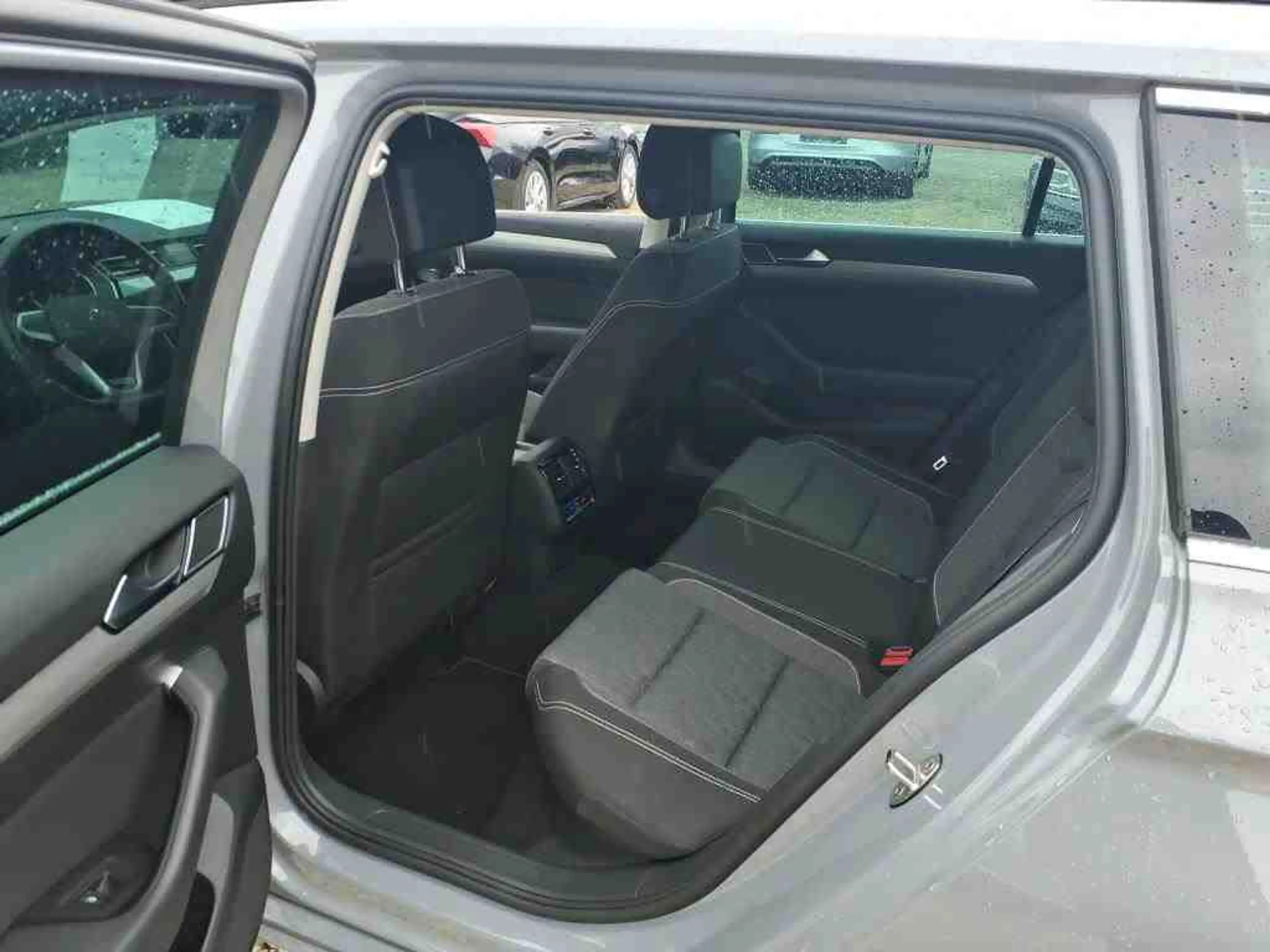 Volkswagen Passat Variant 2.0TDI DSG 4M Business AHK Standh — photo 6