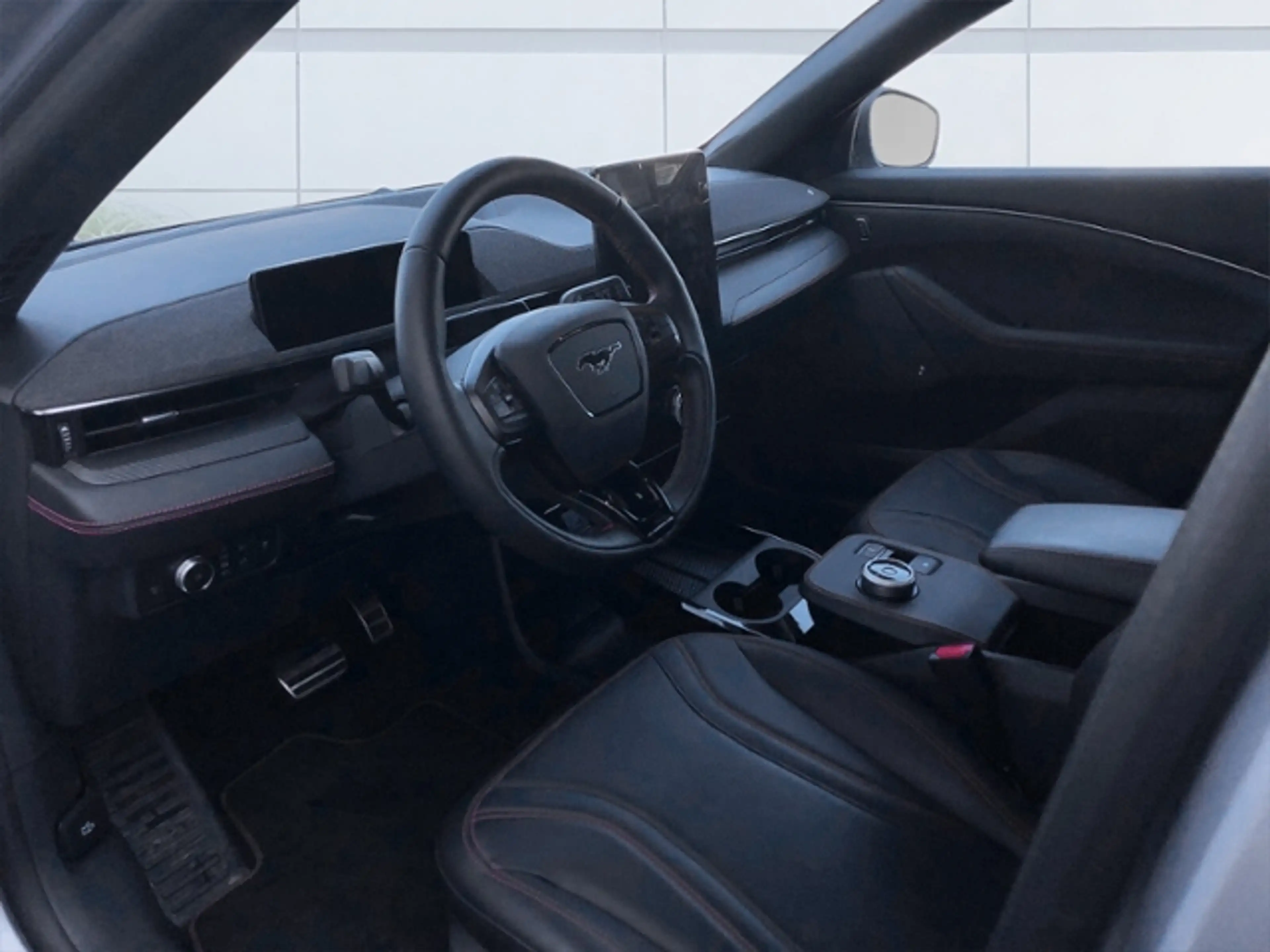 Ford Mustang Mach E AWD Automatik — photo 8