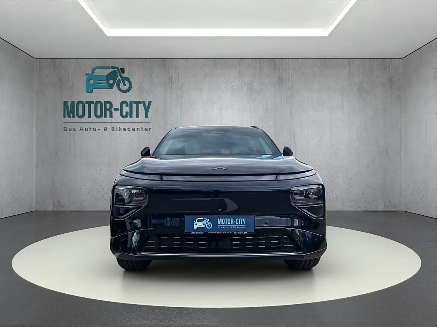 Xpeng G9 Long Range RWD Schwarz - 2