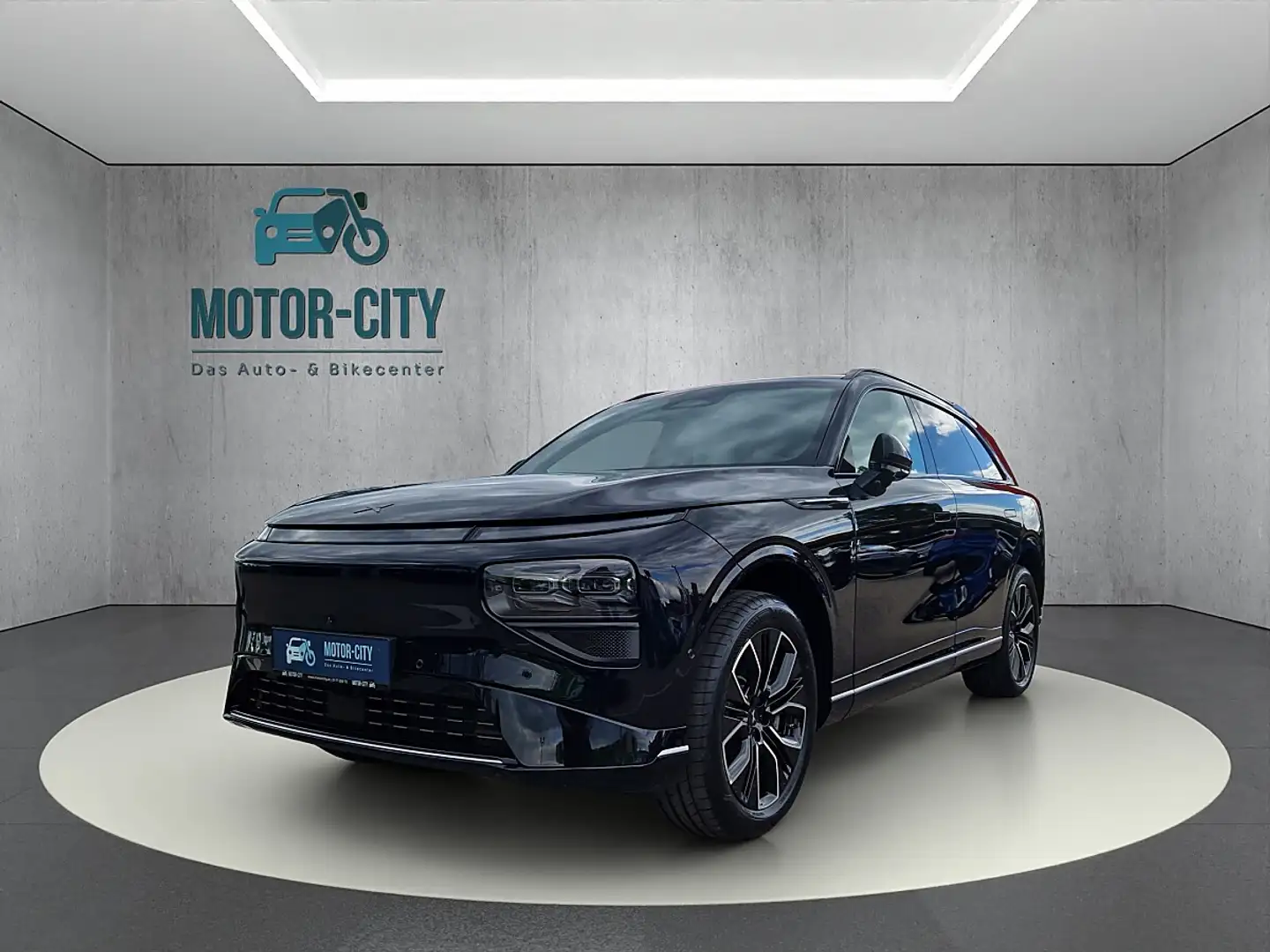 Xpeng G9 Long Range RWD Schwarz - 1