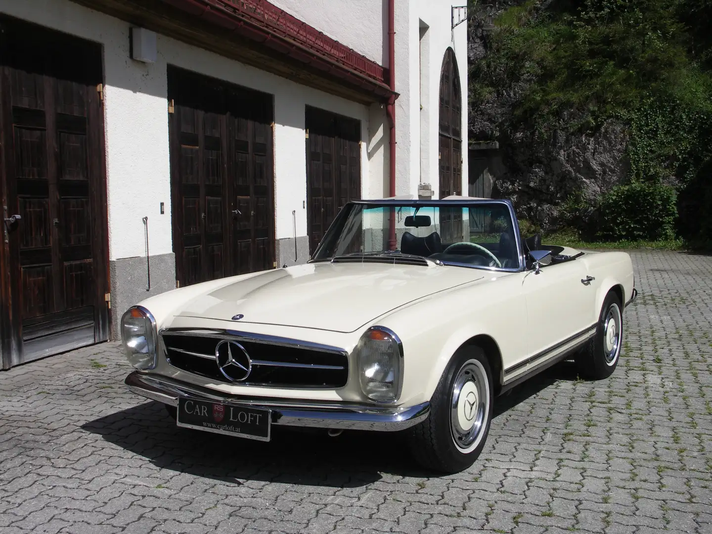 Mercedes-Benz SL 280 280 SL  W113 Beige - 1