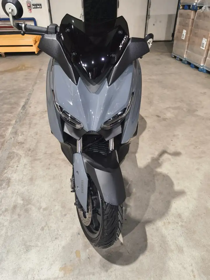 Yamaha X-Max 300