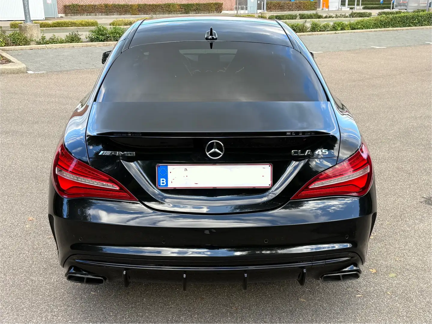 Mercedes-Benz CLA 45 AMG 4-Matic Zwart - 2