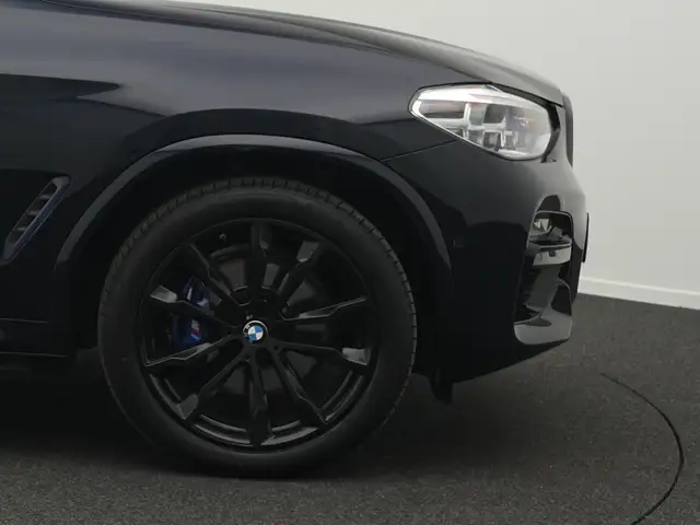 BMW M4 view 8
