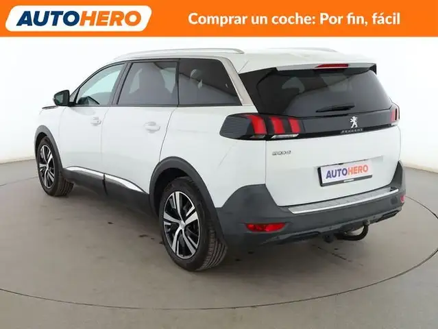 Peugeot 5008 view 4