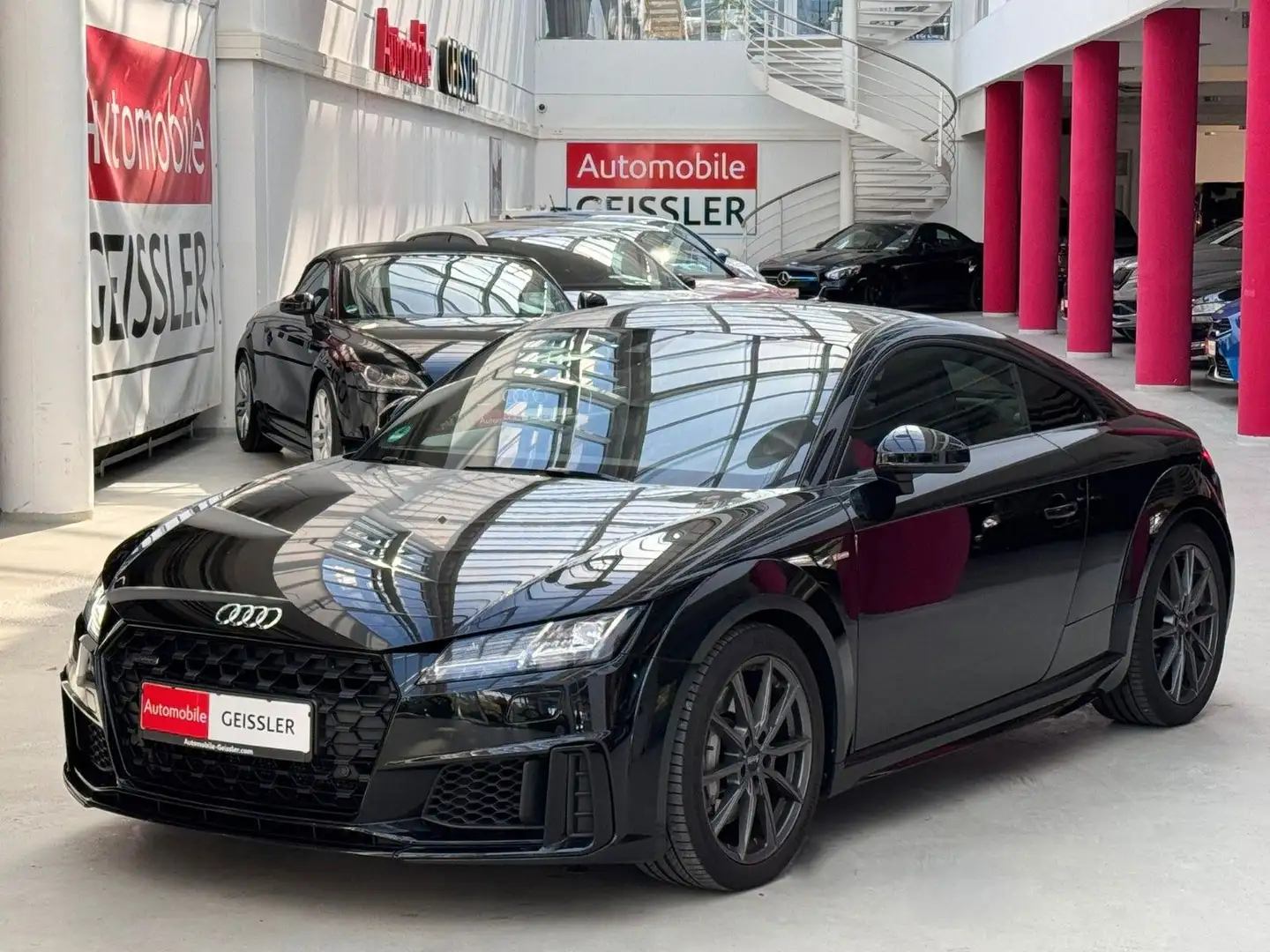 Audi TT Coupe 45 TFSI quattro S-Line Schwarz - 1