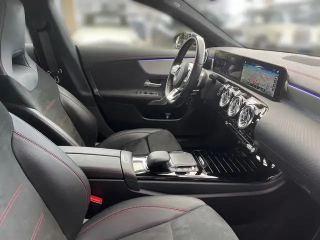 Mercedes-Benz Cla view 10