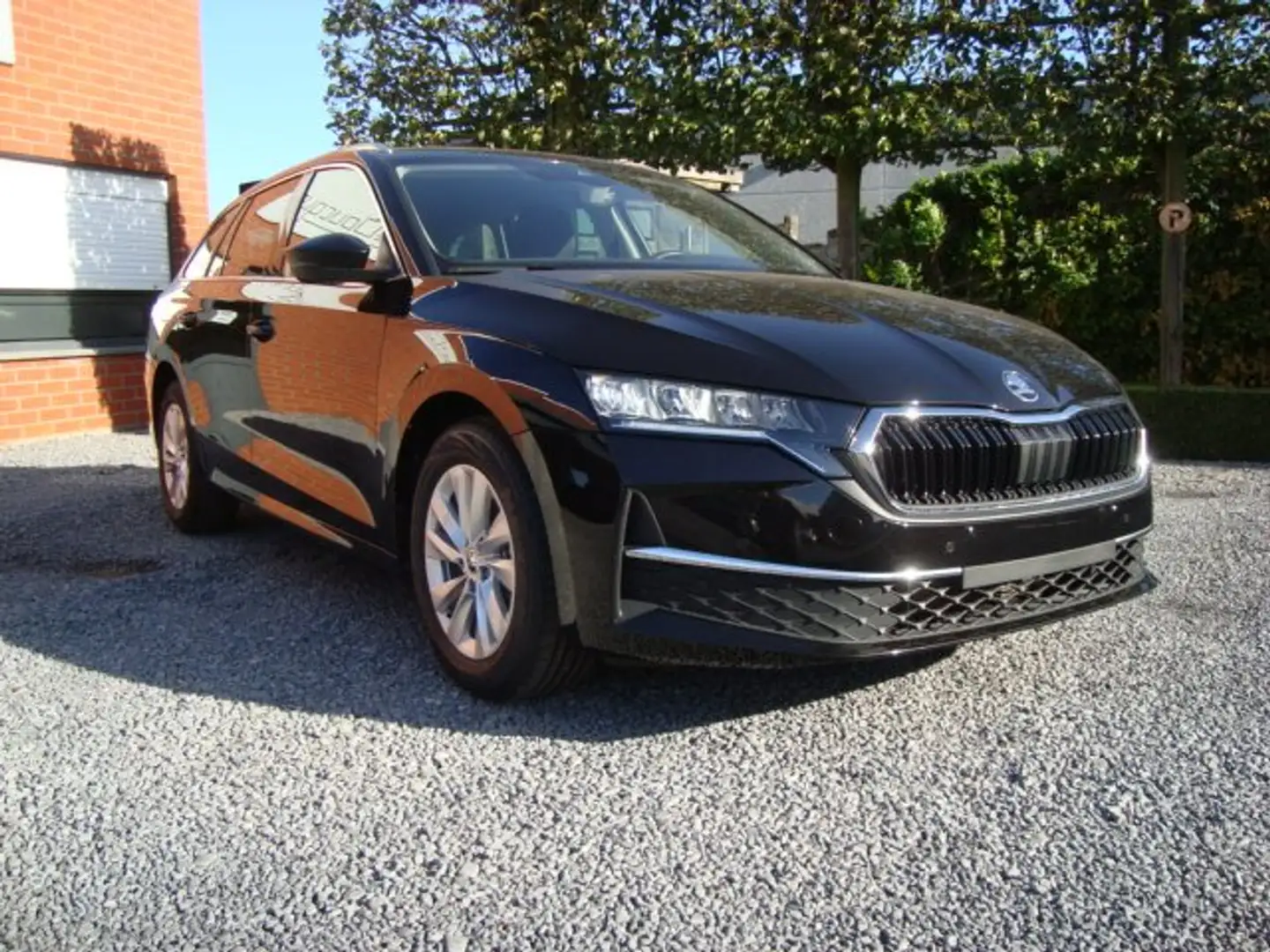 Skoda Octavia Octavia Combi 1.5 TSI mHEV DSG Selection Noir - 1