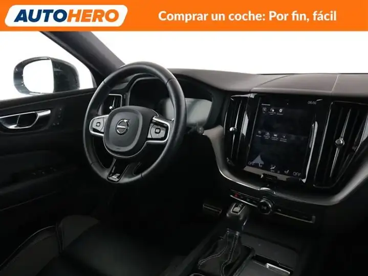 Volvo XC60 2019, foto 14