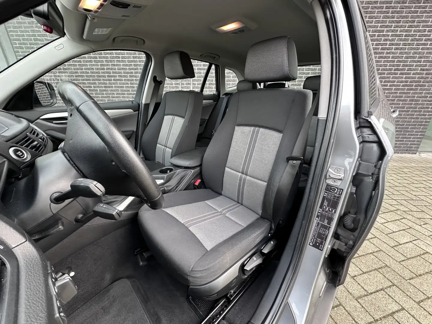 BMW X1 sDrive18d Executive | Navigatie | Eerste eigenaar Gris - 2