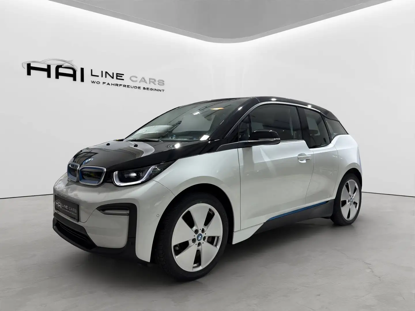 BMW i3 120 Ah | LED | PDC | Navigation | Comfort-Paket | Parkassistent | Wireless Charging Weiß - 1