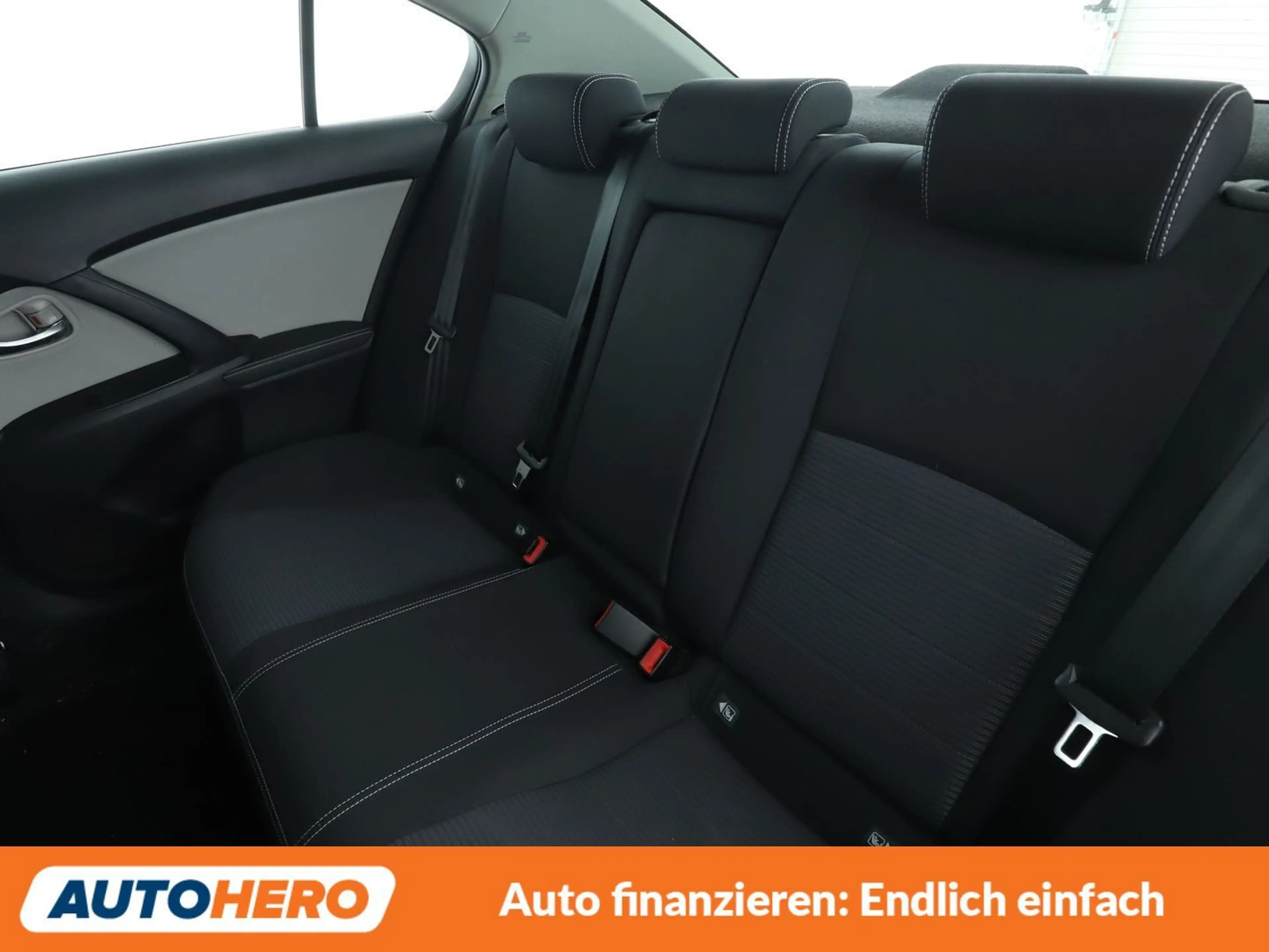 Toyota Avensis 1.8 Comfort *NAVI*LED*TEMPO*CAM* — photo 14