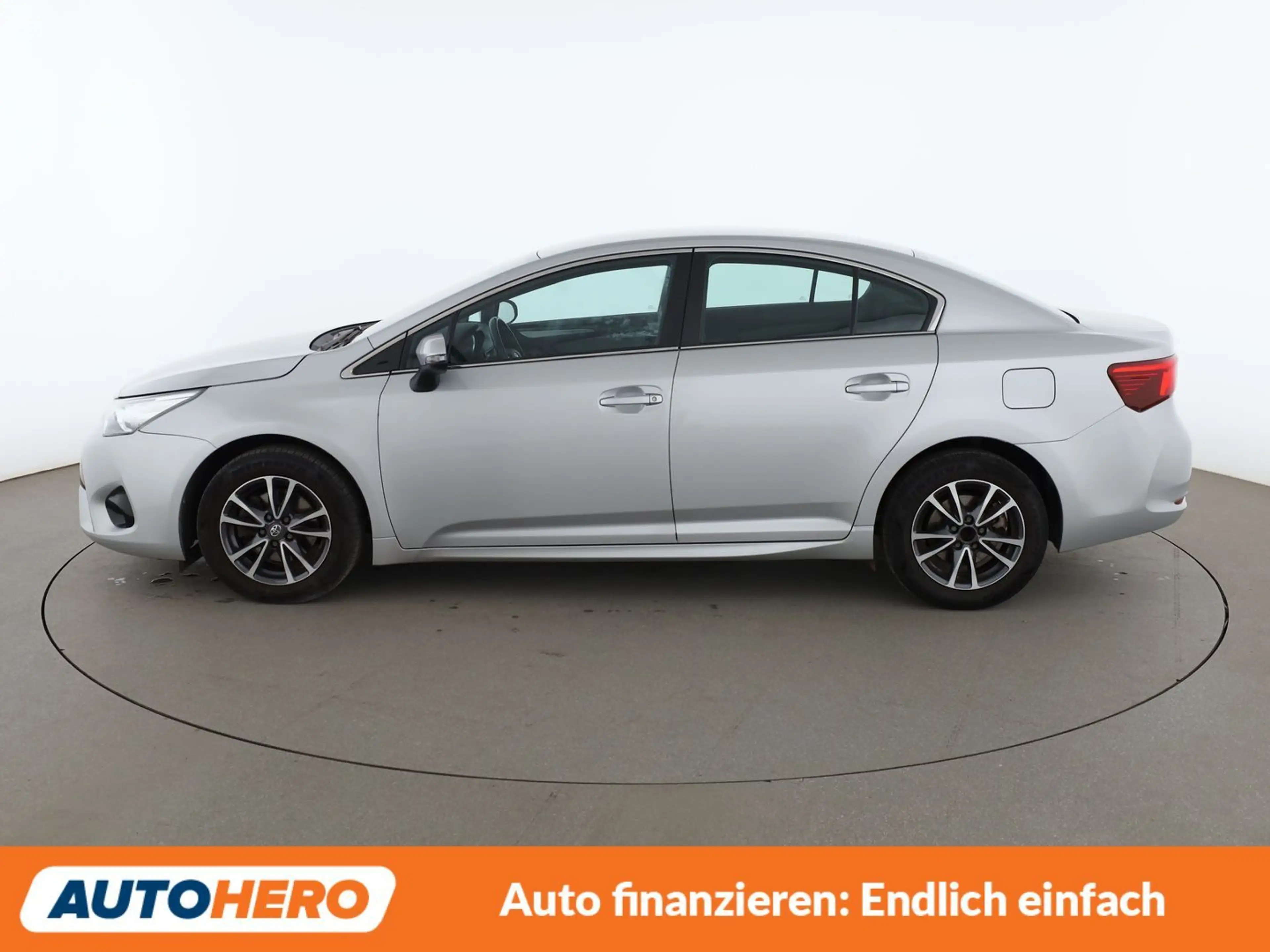 Toyota Avensis 1.8 Comfort *NAVI*LED*TEMPO*CAM* — photo 3