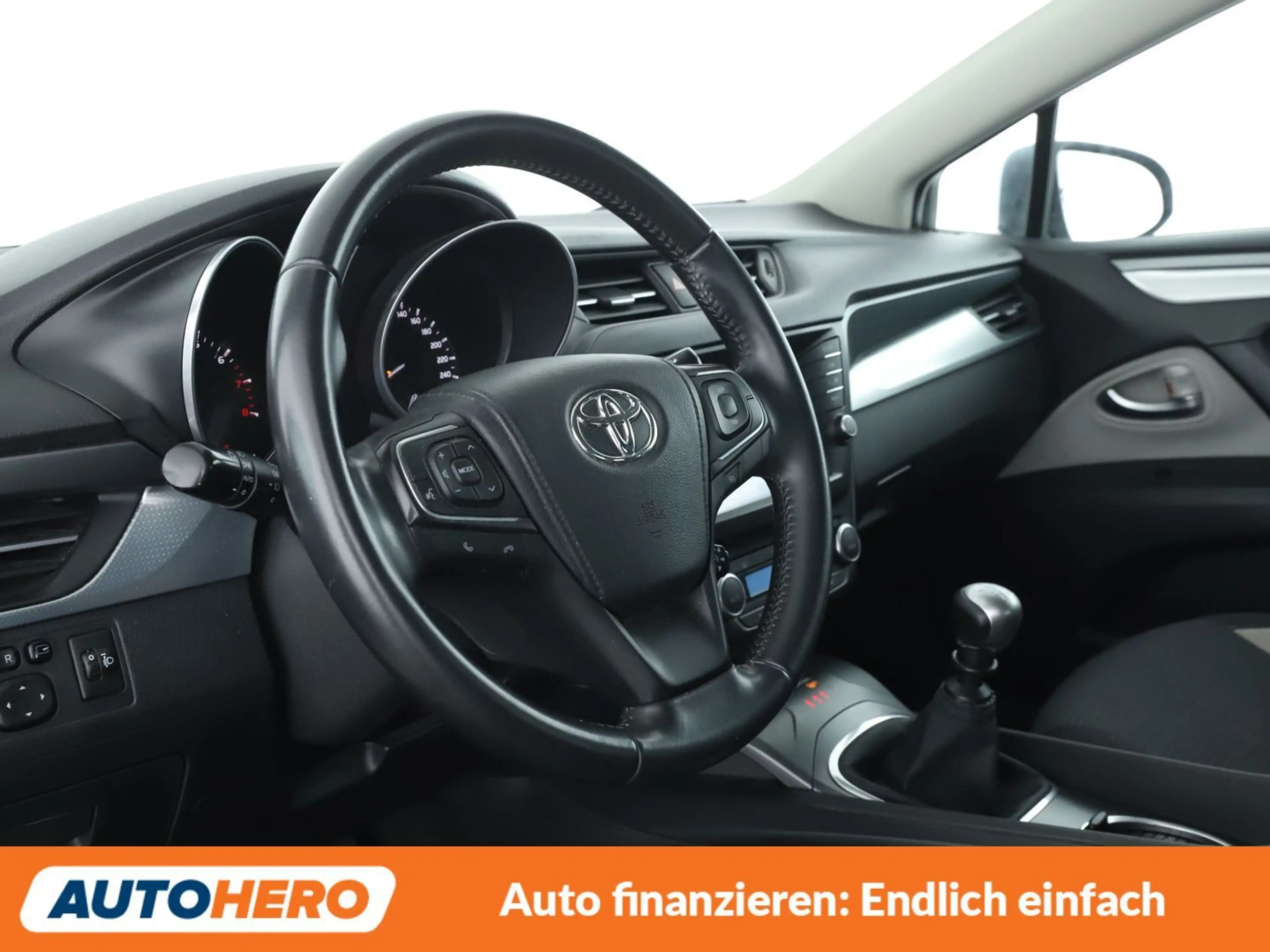 Toyota Avensis 1.8 Comfort *NAVI*LED*TEMPO*CAM* — photo 11