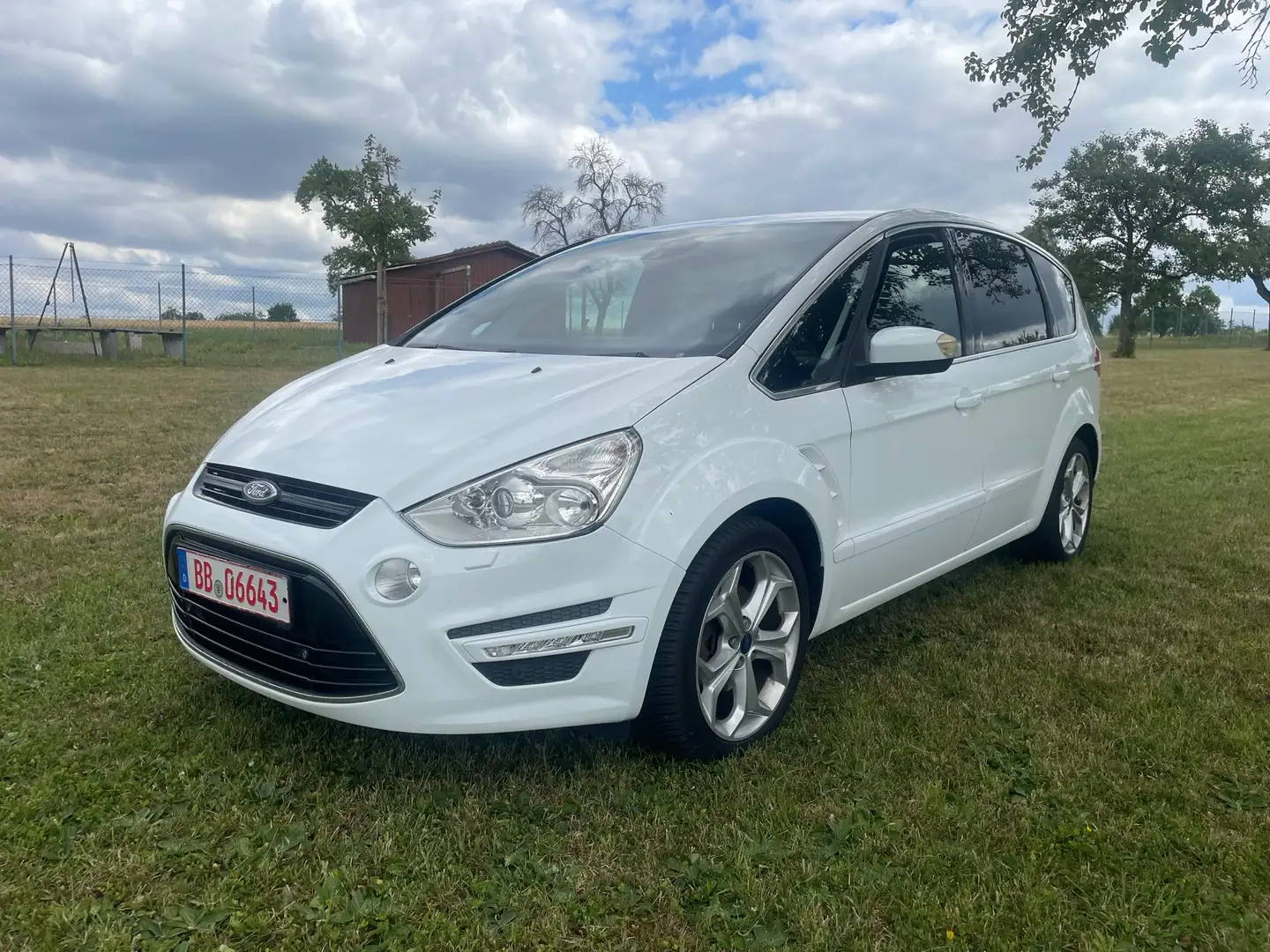 Ford S-Max Titanium 7 Sitzer AHK Soundsysytem Navi Wit - 2
