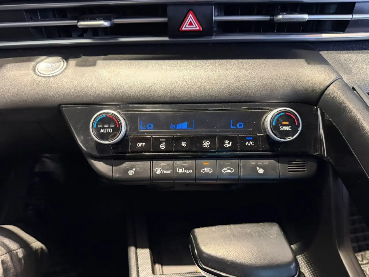 Hyundai ELANTRA снимка Hyundai ELANTRA
