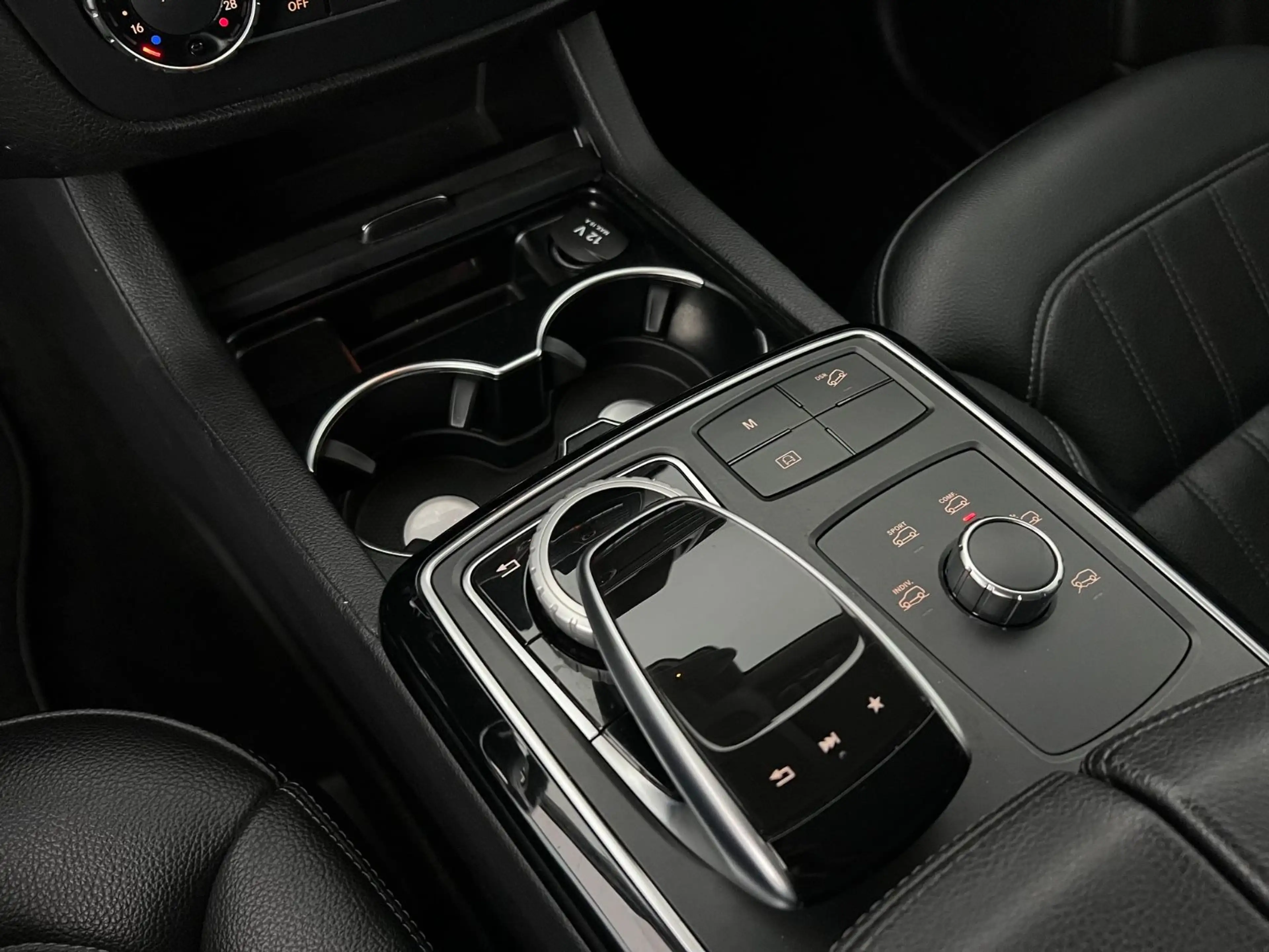 Mercedes-Benz GLE 250 GLE / 4x4 / GARANTIE / 1.HAND / LED / ILS/ — photo 39