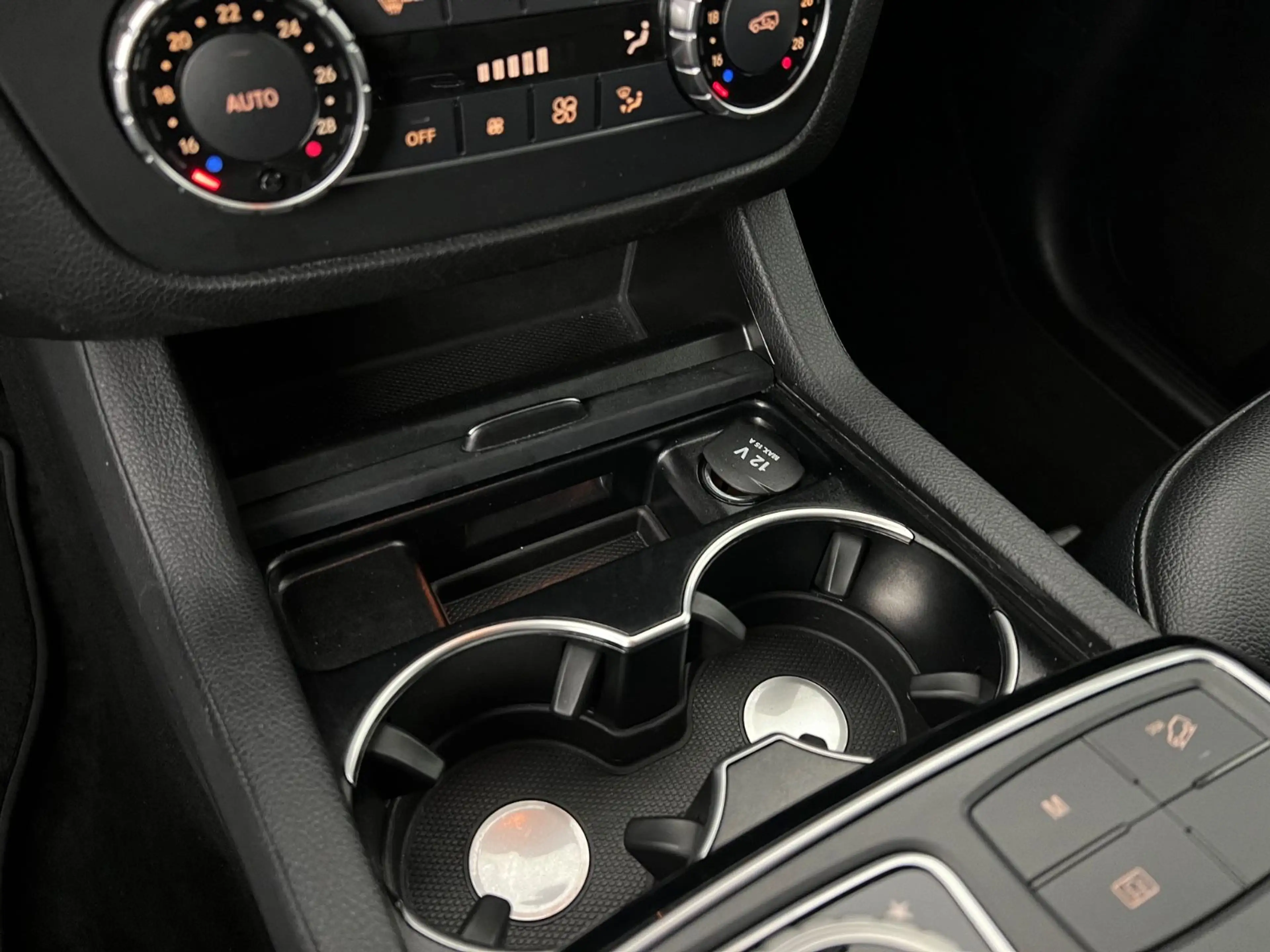 Mercedes-Benz GLE 250 GLE / 4x4 / GARANTIE / 1.HAND / LED / ILS/ — photo 38