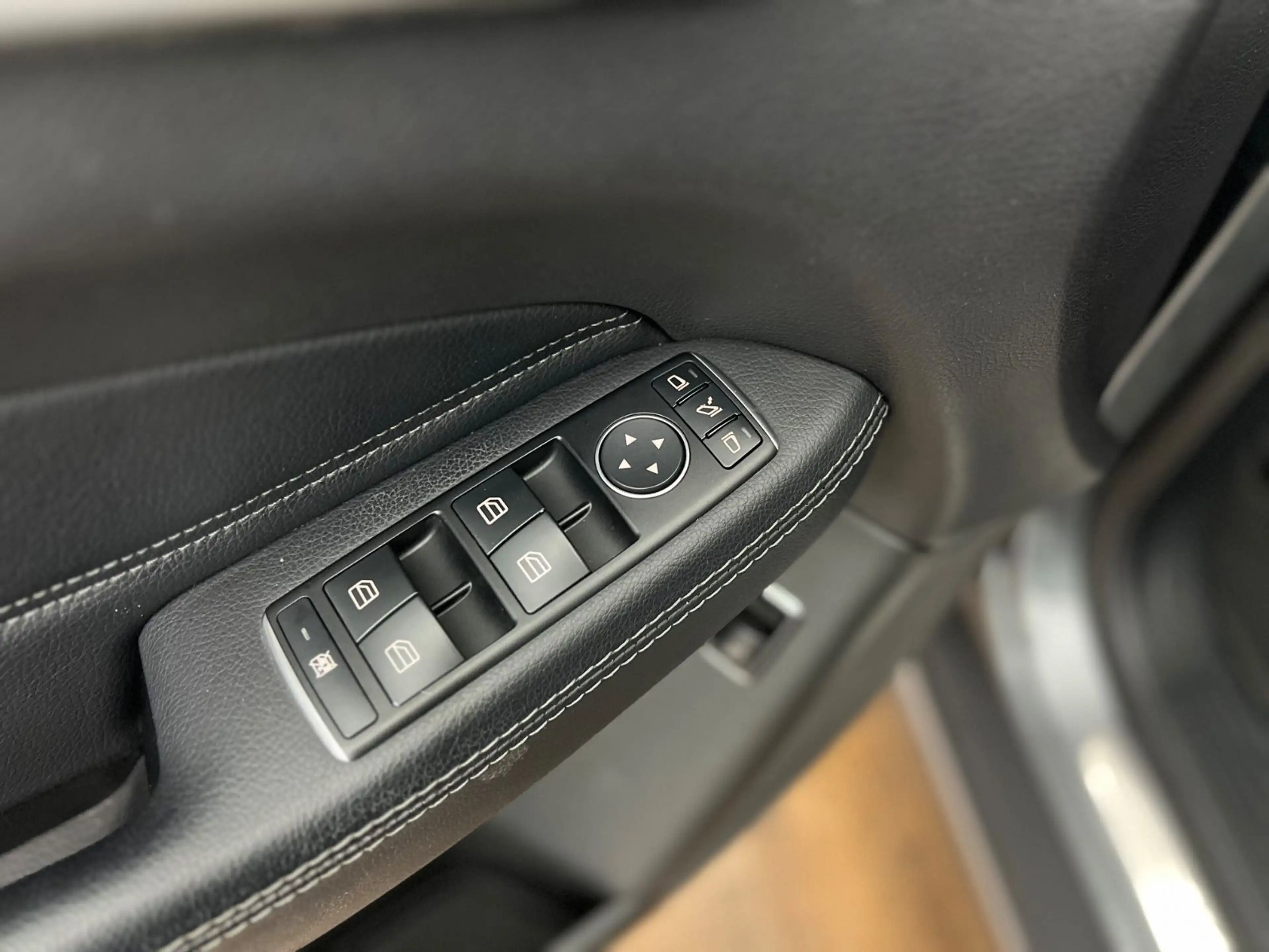 Mercedes-Benz GLE 250 GLE / 4x4 / GARANTIE / 1.HAND / LED / ILS/ — photo 17