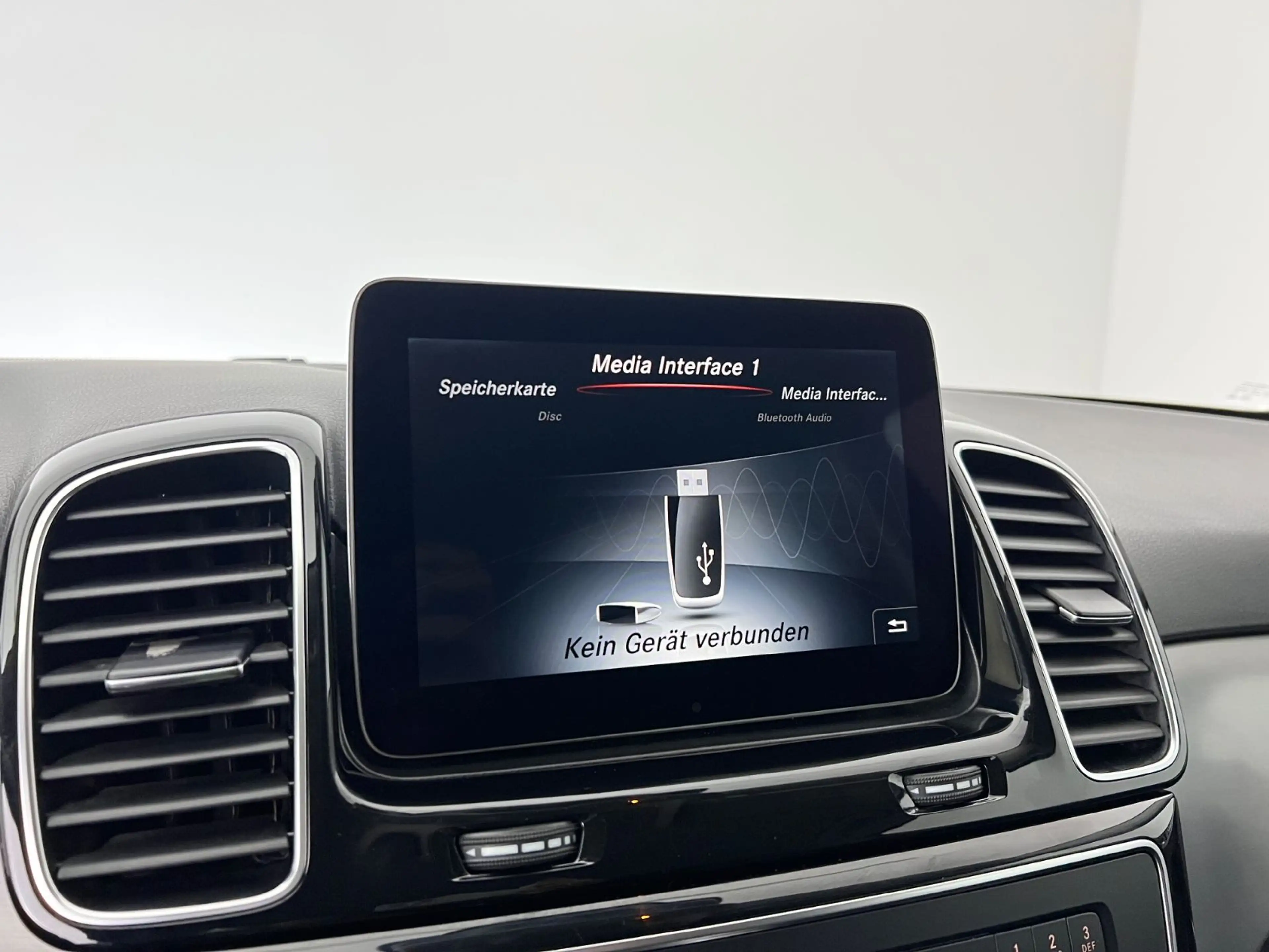 Mercedes-Benz GLE 250 GLE / 4x4 / GARANTIE / 1.HAND / LED / ILS/ — photo 28