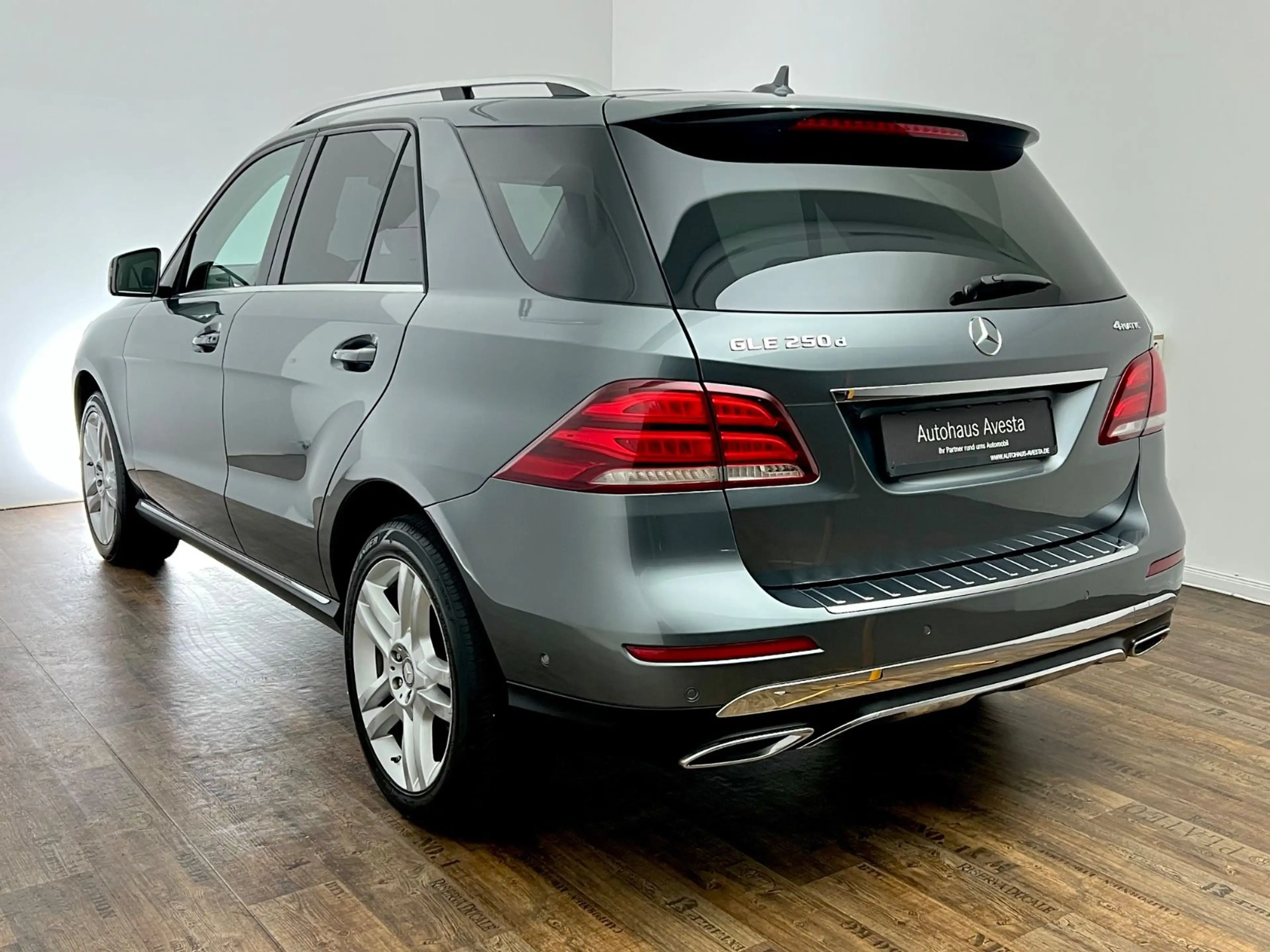 Mercedes-Benz GLE 250 GLE / 4x4 / GARANTIE / 1.HAND / LED / ILS/ — photo 5