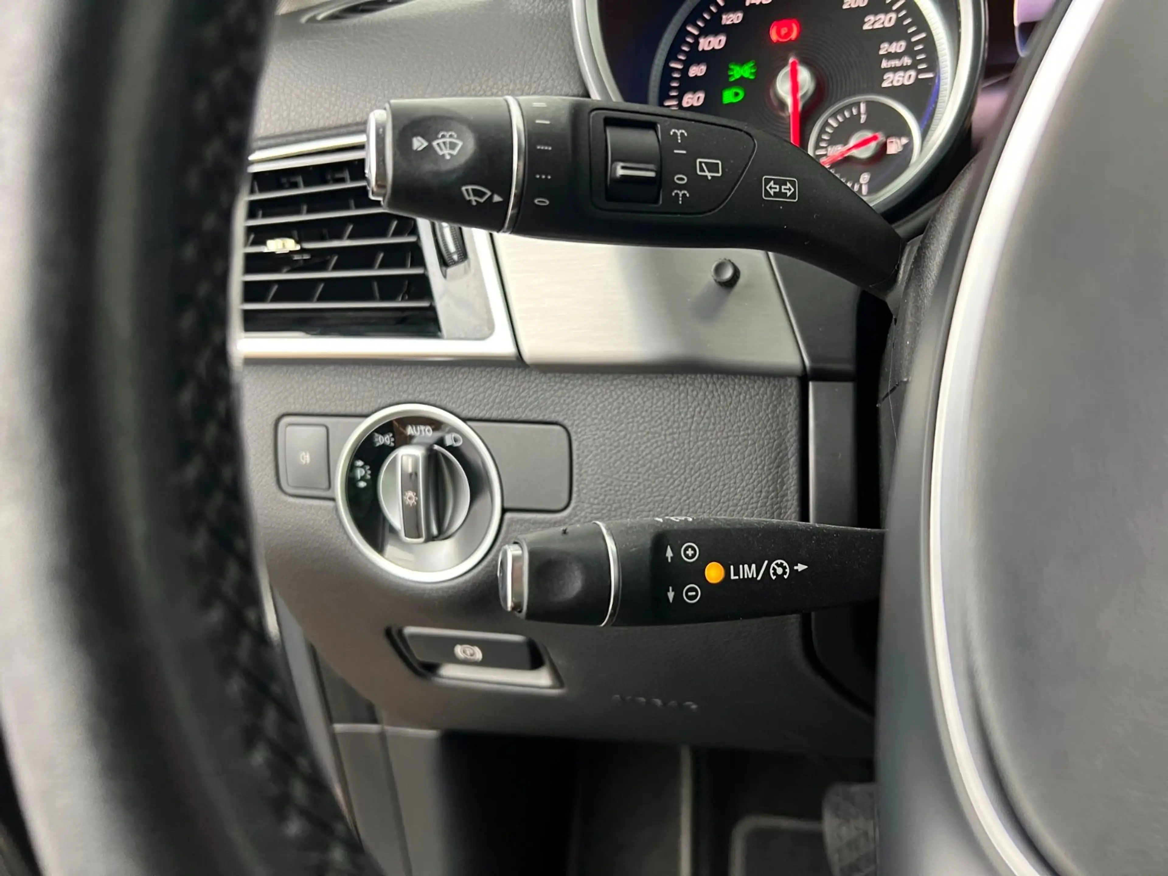Mercedes-Benz GLE 250 GLE / 4x4 / GARANTIE / 1.HAND / LED / ILS/ — photo 24
