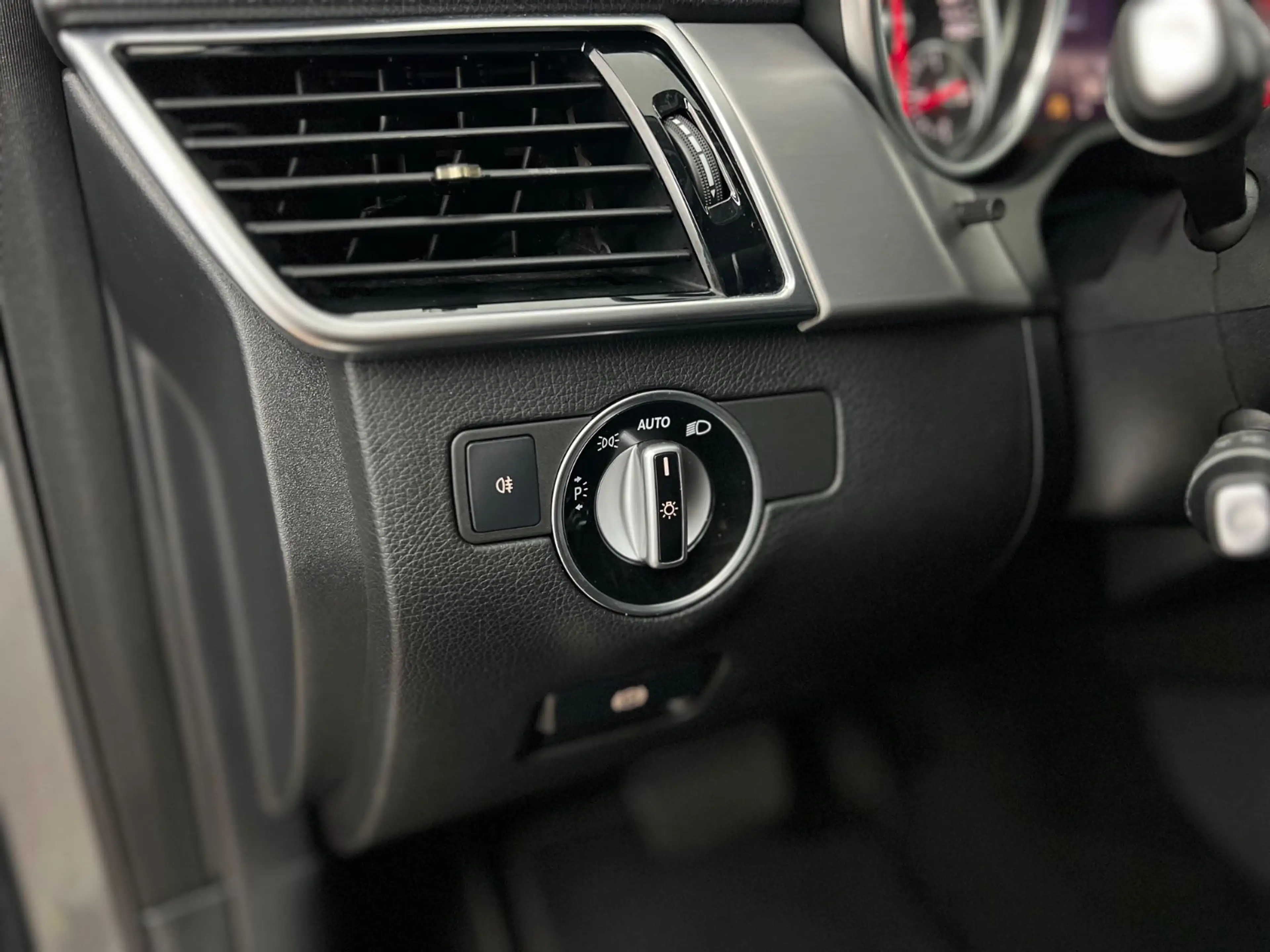 Mercedes-Benz GLE 250 GLE / 4x4 / GARANTIE / 1.HAND / LED / ILS/ — photo 19