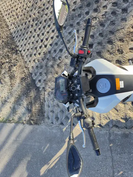 Benelli TNT 125 - foto 7