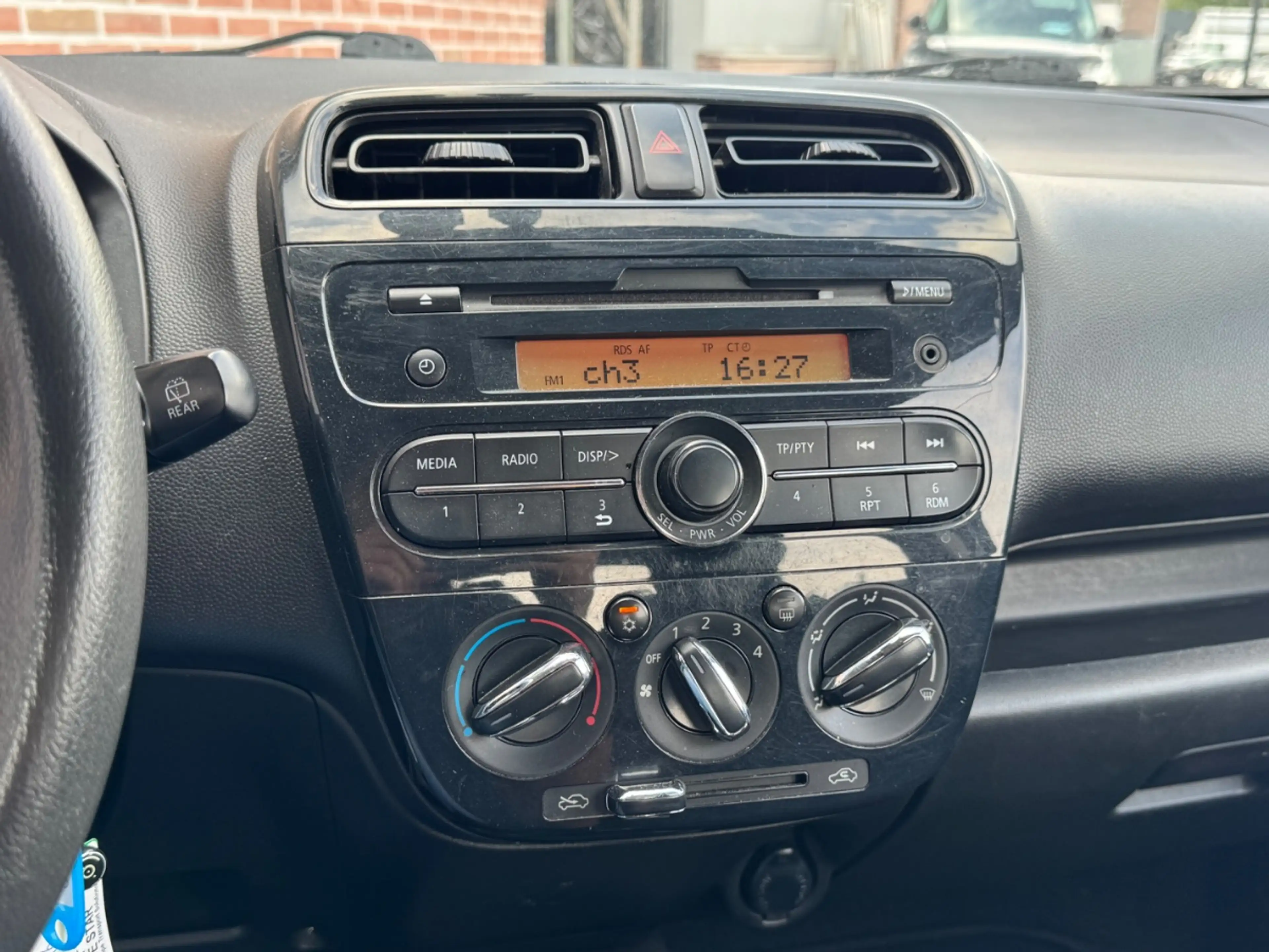 Mitsubishi Space Star 1.0 | Cool+ 5-Drs | Airco — photo 14