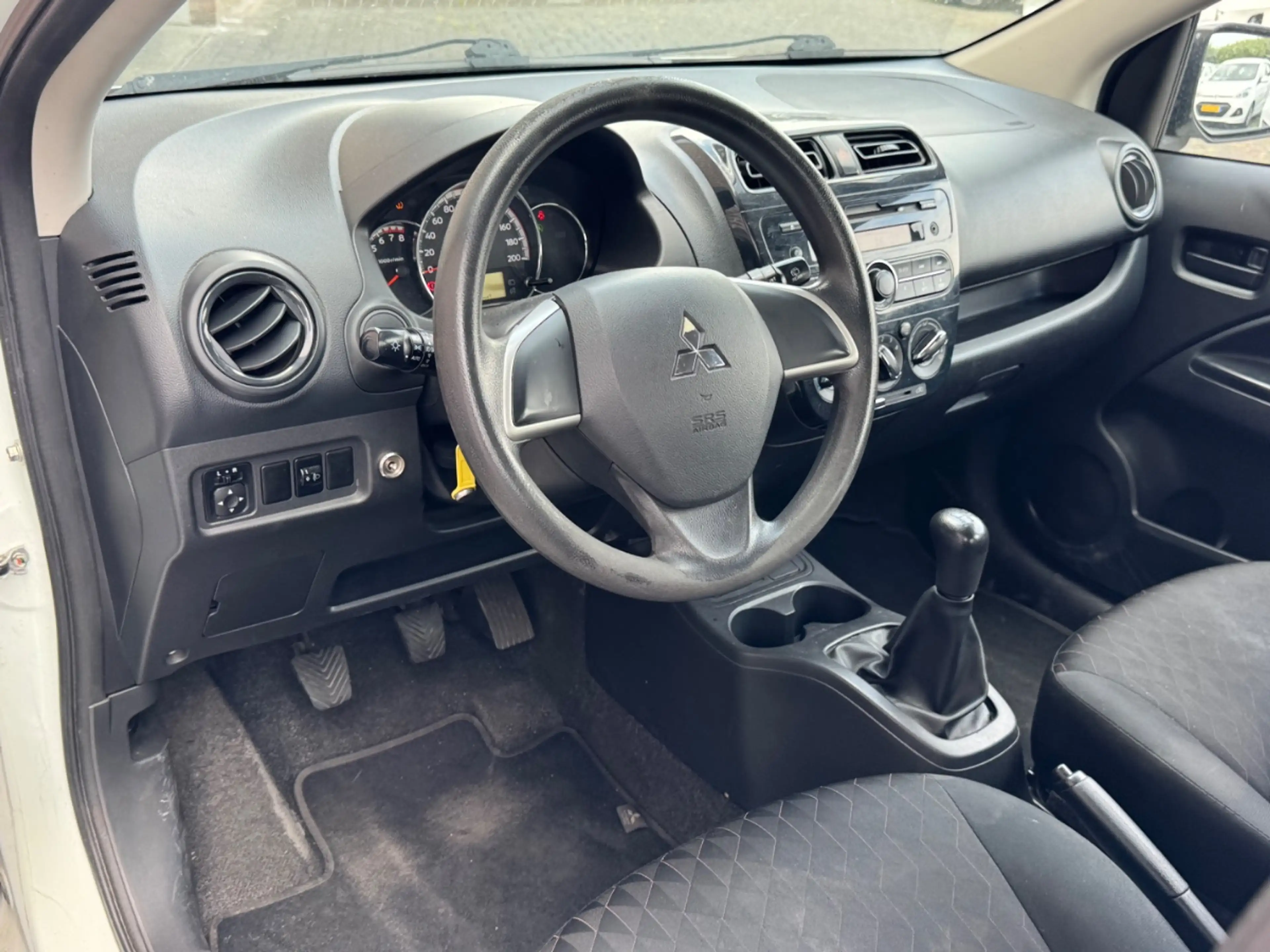 Mitsubishi Space Star 1.0 | Cool+ 5-Drs | Airco — photo 15