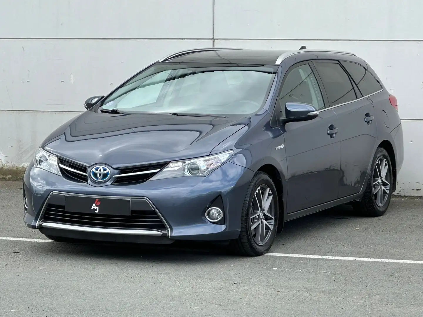 Toyota Auris 1.8 VVT-i Hybrid NEW BATTERY GARANTIE Blauw - 1