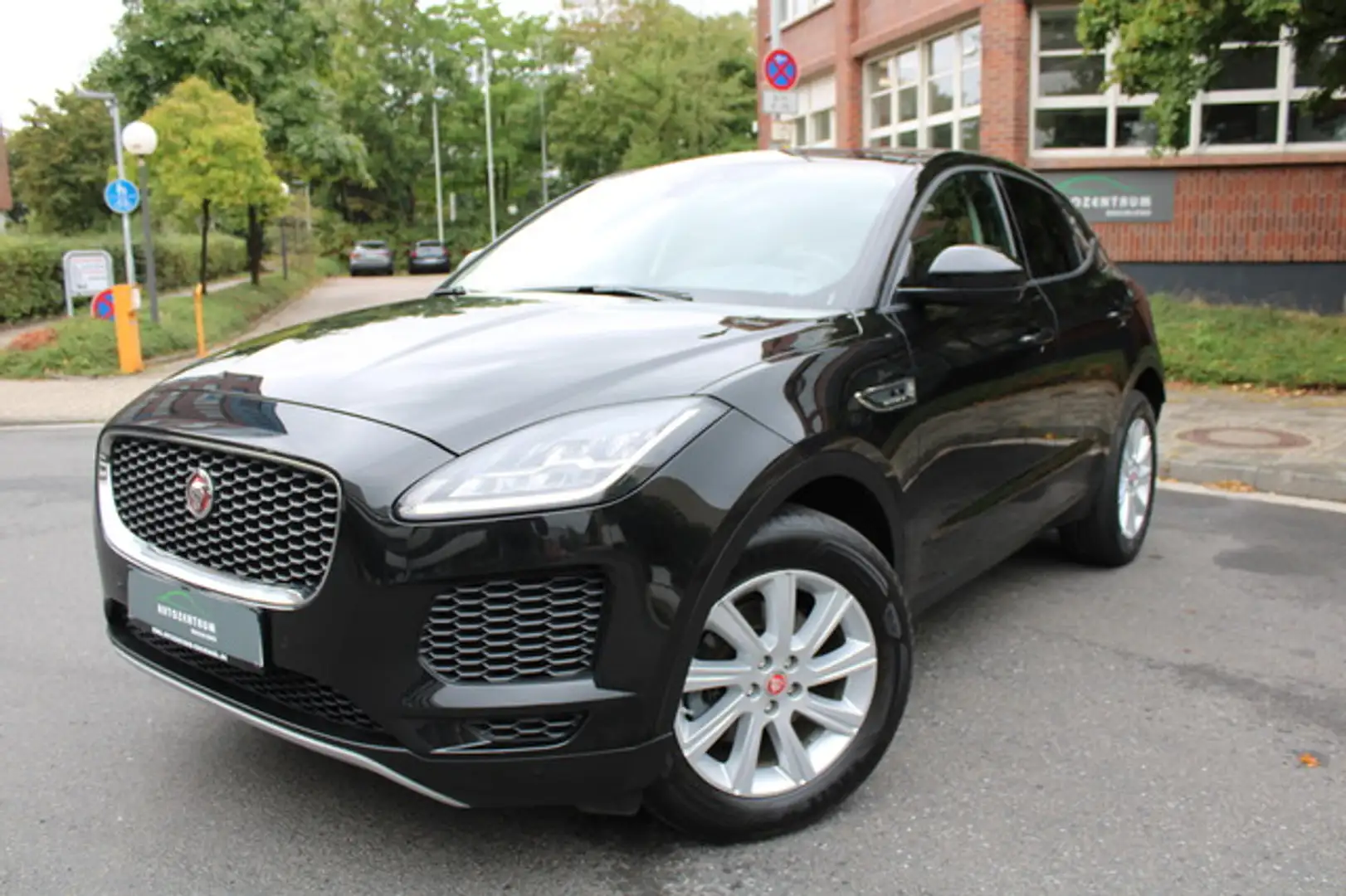 Jaguar E-Pace S D150 Leder/Pano/Kamera/LED/Scheckheft Zwart - 1