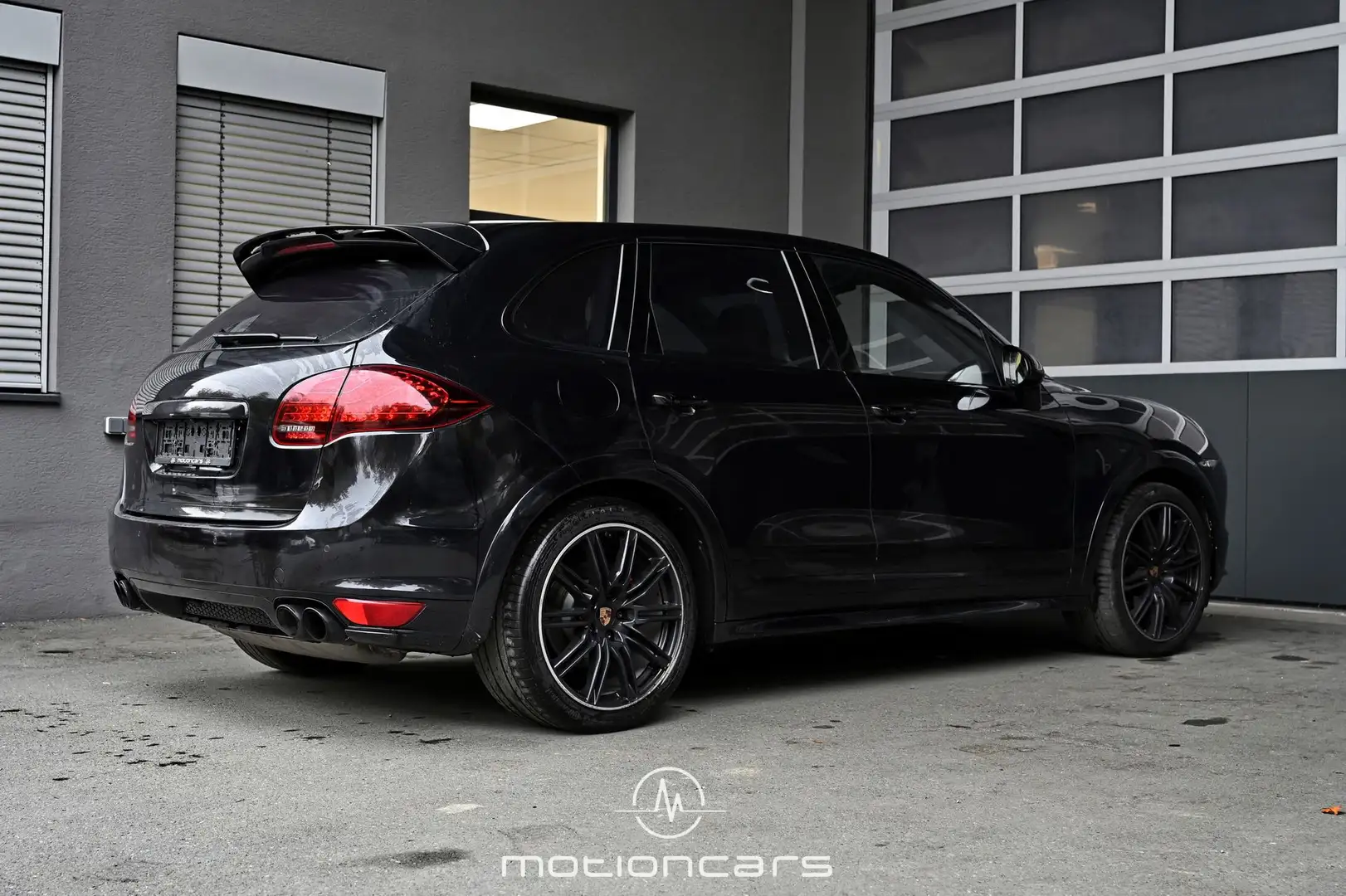 Porsche Cayenne GTS 4.8 V8 Noir - 2