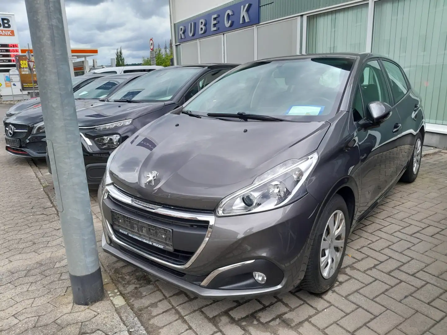 Peugeot 208 Active Pure Tech 82 Klima City-Paket Einparkhilfe Gris - 1