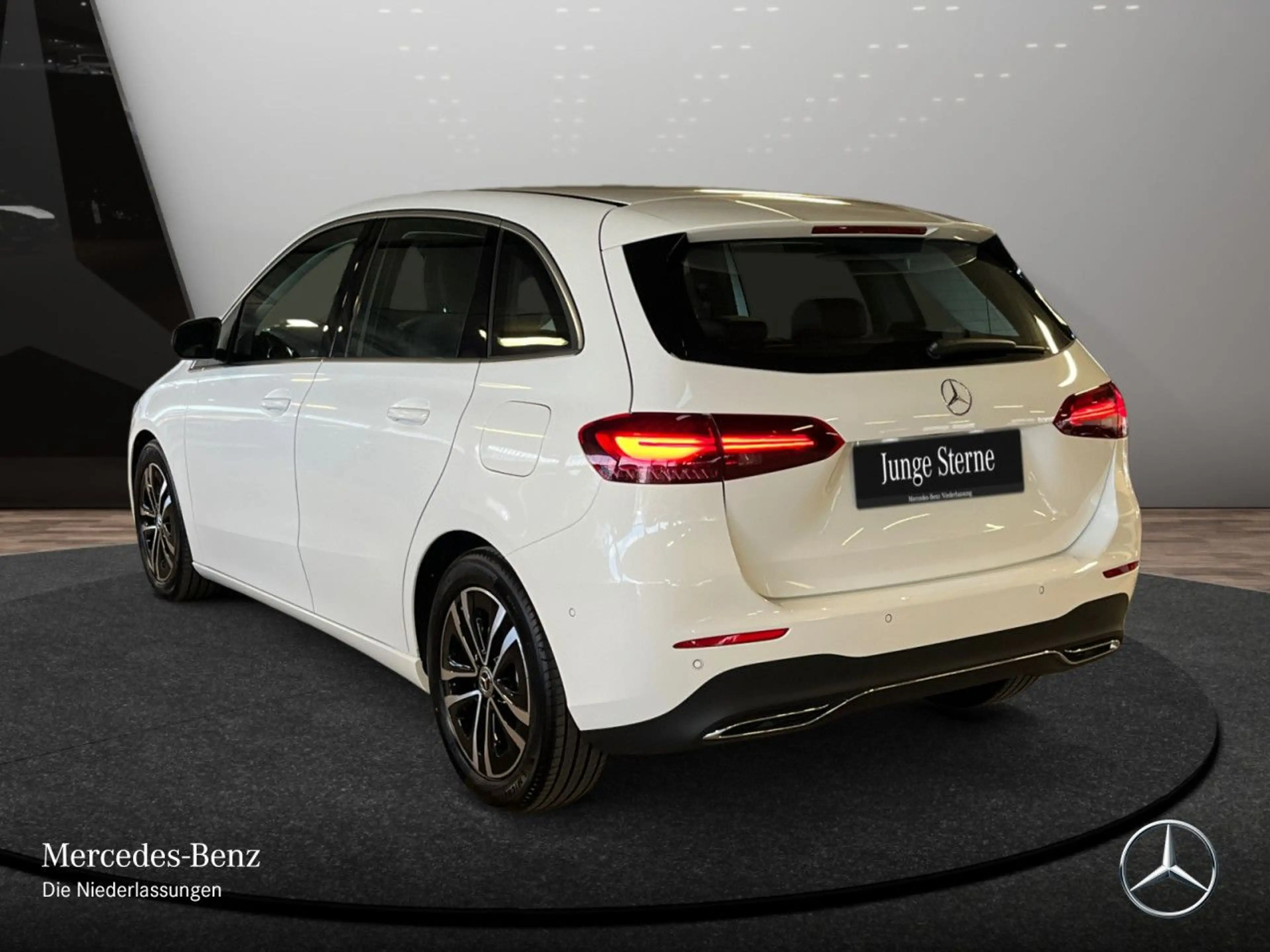 Mercedes-Benz B 180 d PROGRESSIVE+AHK+LED+KAMERA+8G — photo 10